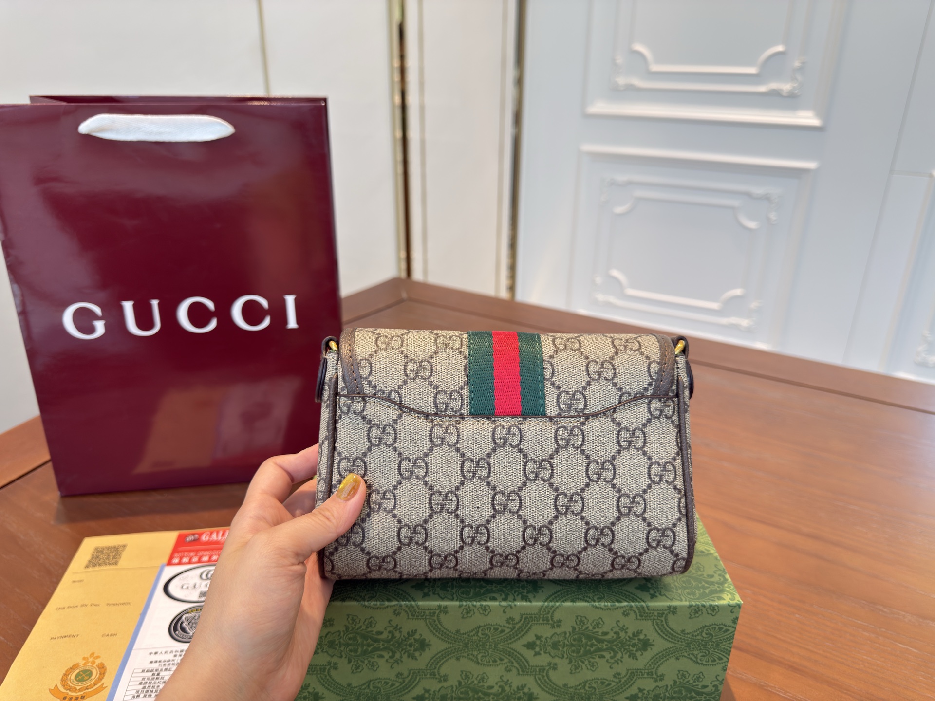 （折叠盒⚠️）p110

Gucci/古奇
邮差包 Ophidia 单肩包/斜挎包
尺寸：19×12