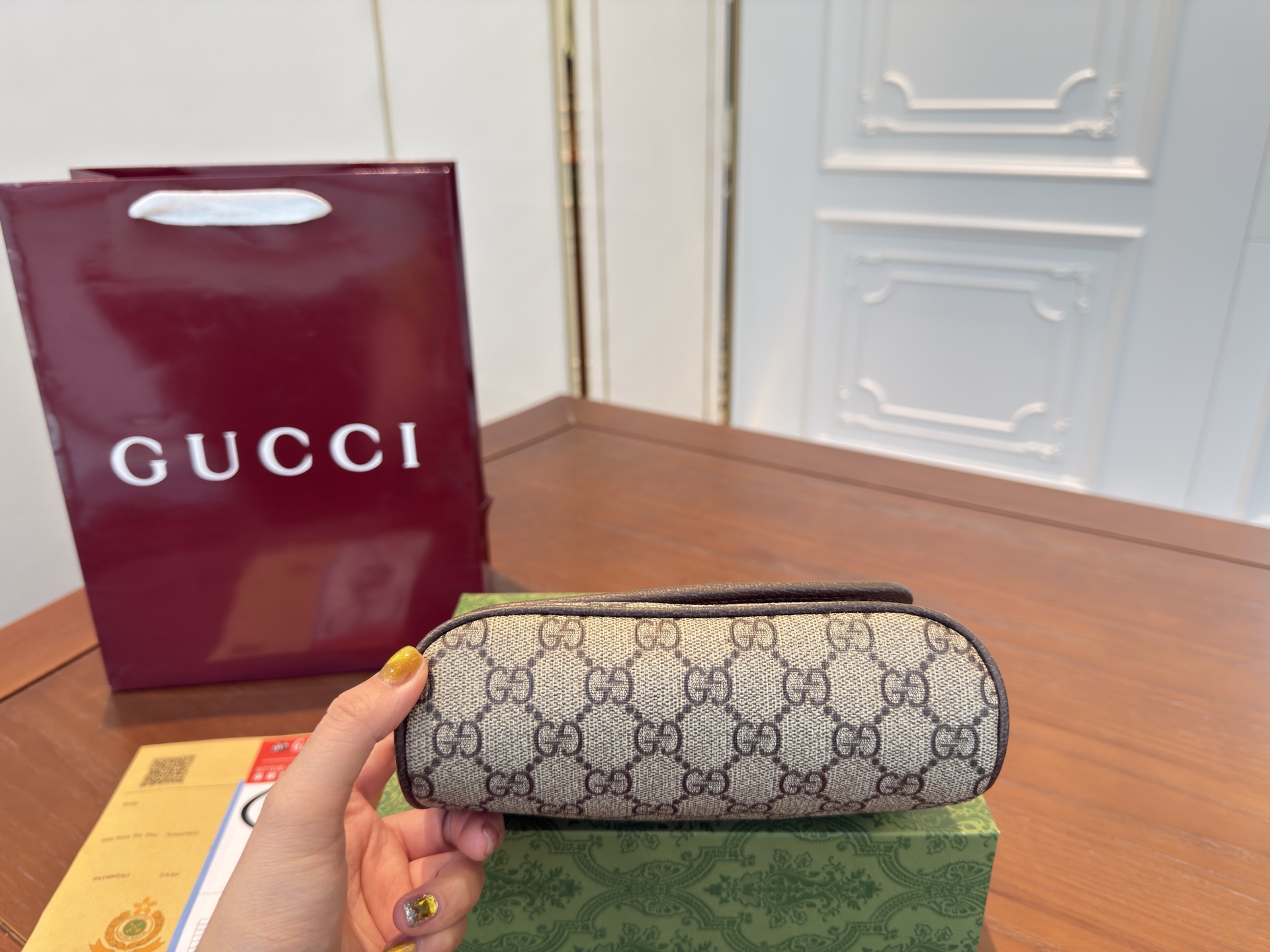 （折叠盒⚠️）p110

Gucci/古奇
邮差包 Ophidia 单肩包/斜挎包
尺寸：19×12