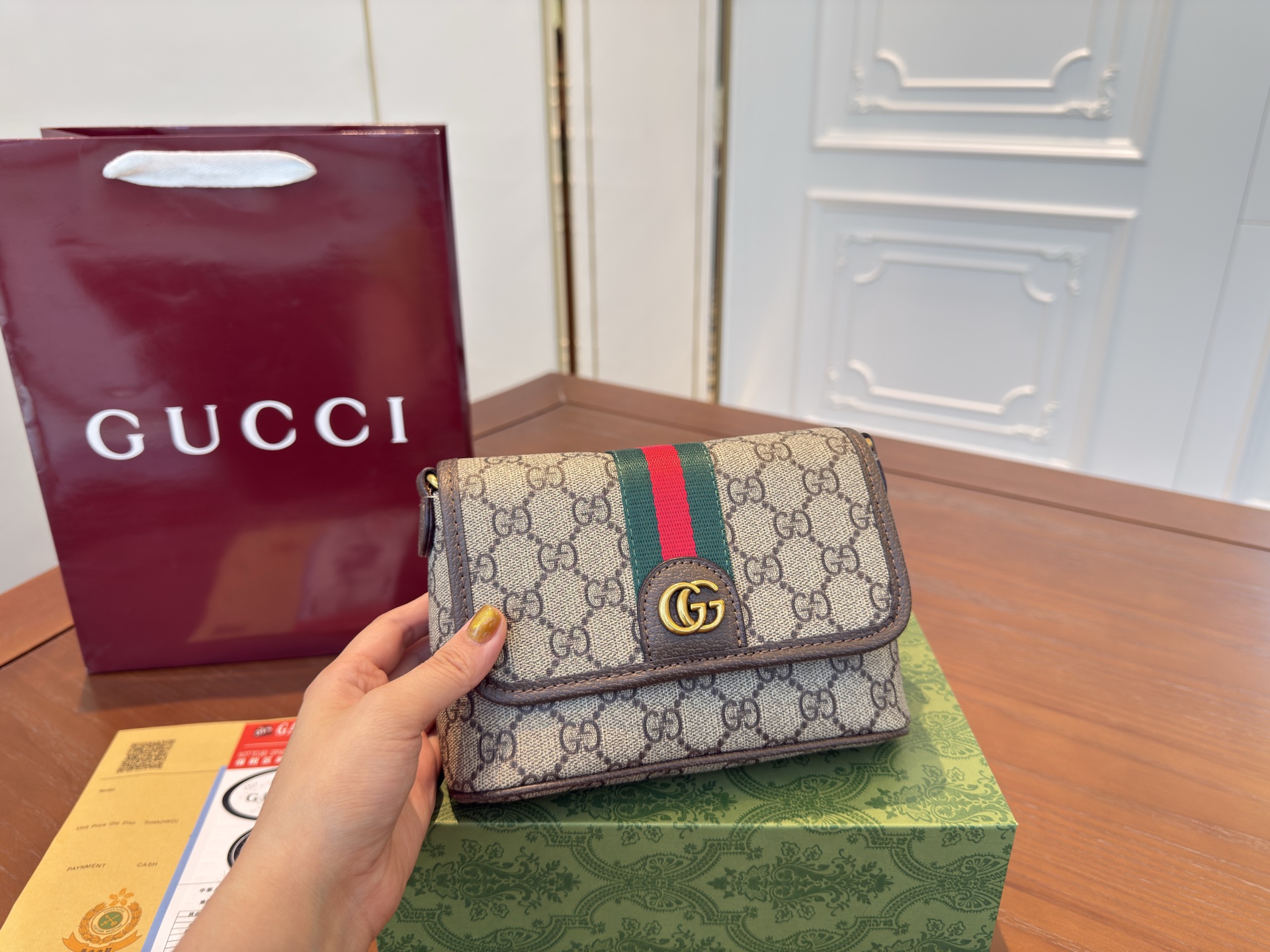 （折叠盒⚠️）p110

Gucci/古奇
邮差包 Ophidia 单肩包/斜挎包
尺寸：19×12