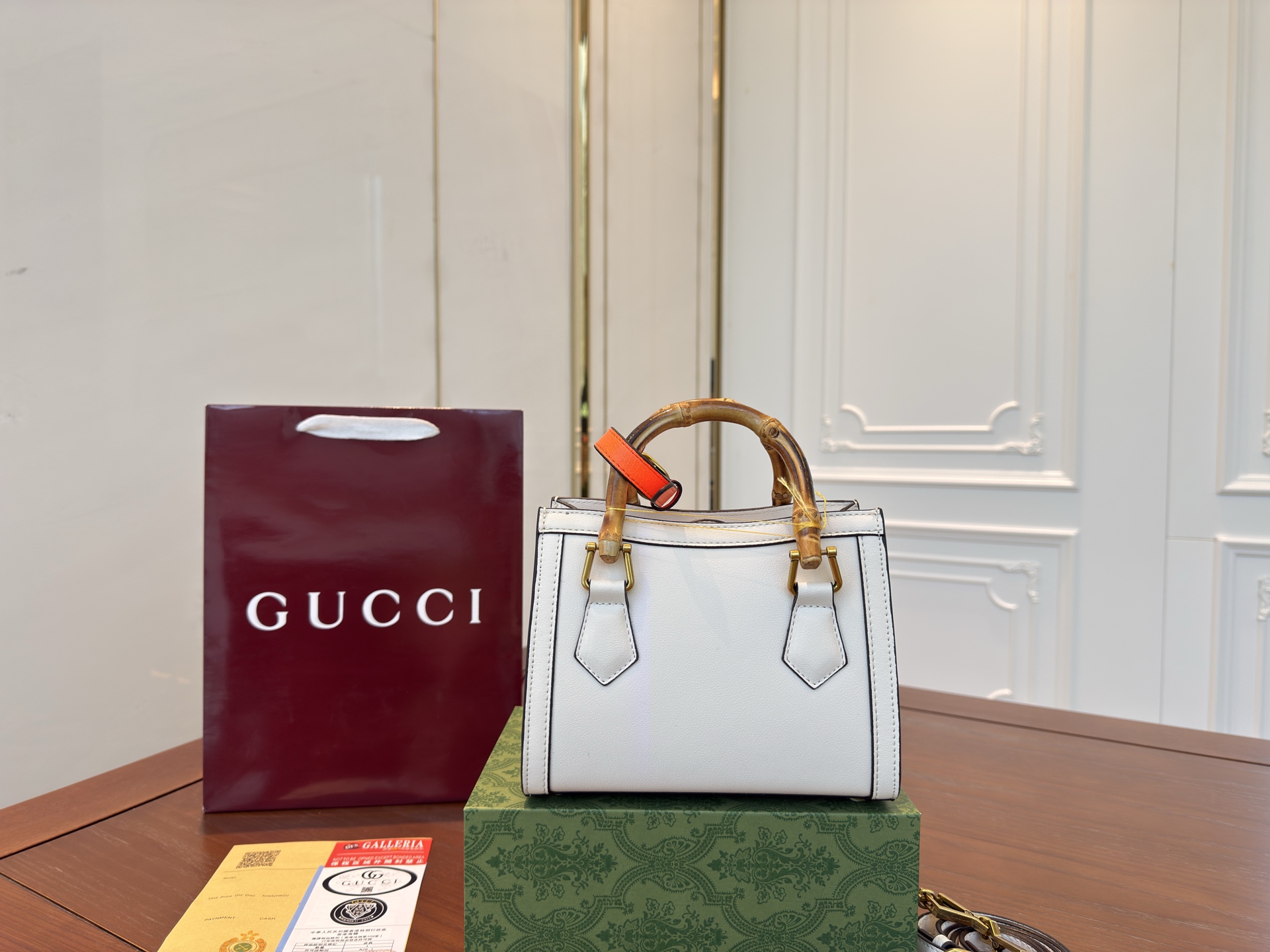 （折叠盒⚠️）p140

古奇Gucci
Diana 竹节包
尺寸20cm