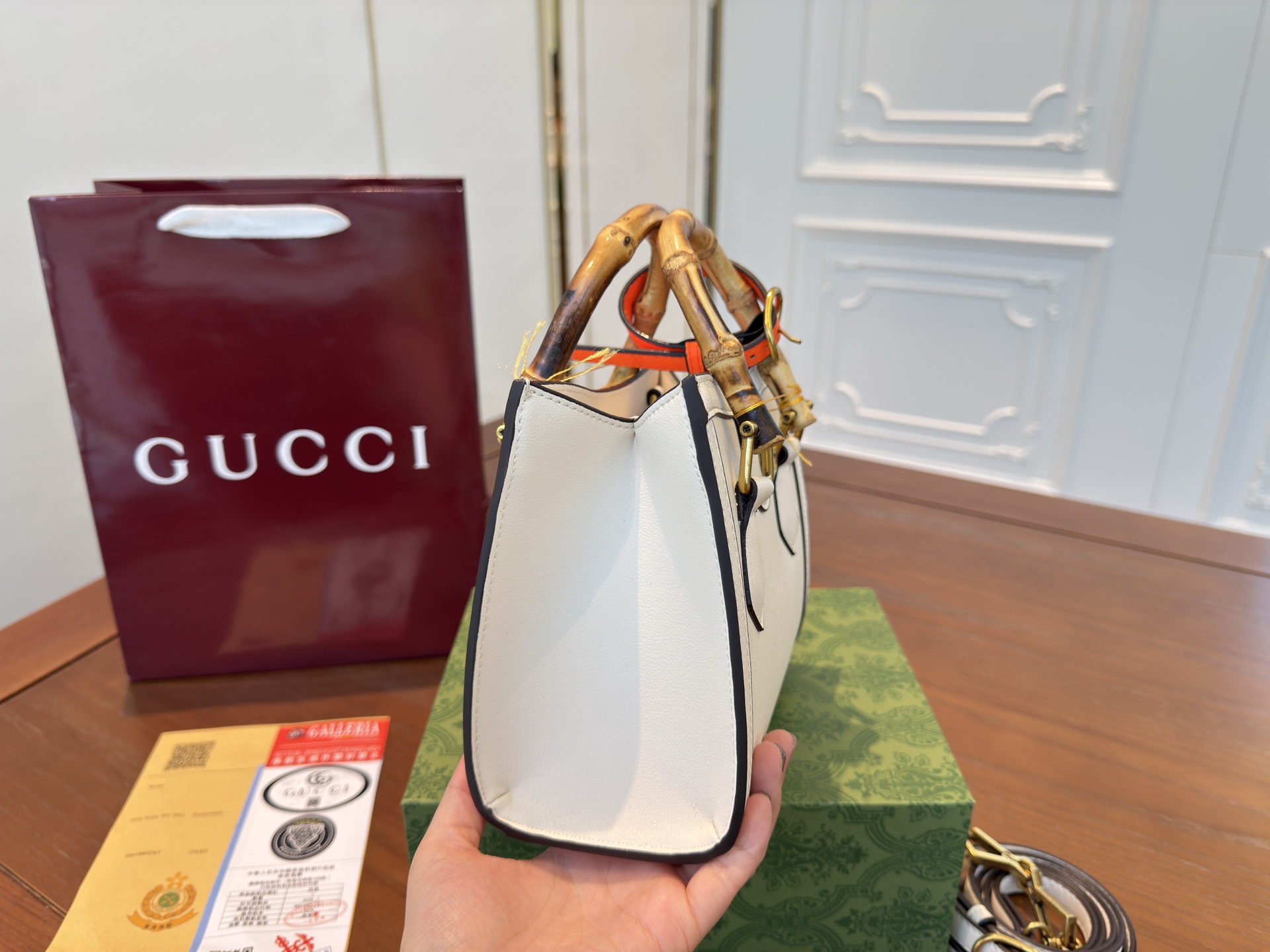 （折叠盒⚠️）p140

古奇Gucci
Diana 竹节包
尺寸20cm