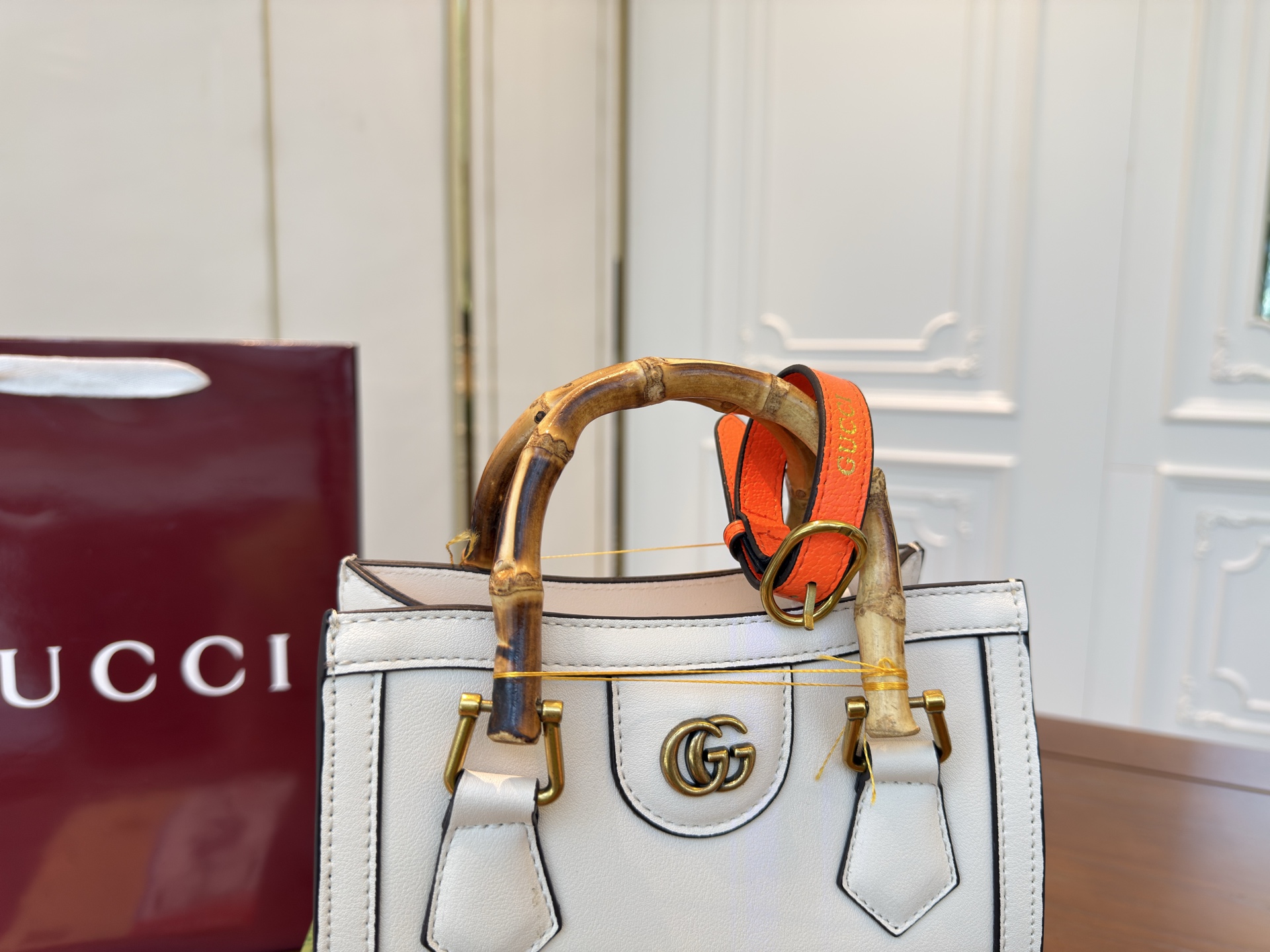 （折叠盒⚠️）p140

古奇Gucci
Diana 竹节包
尺寸20cm