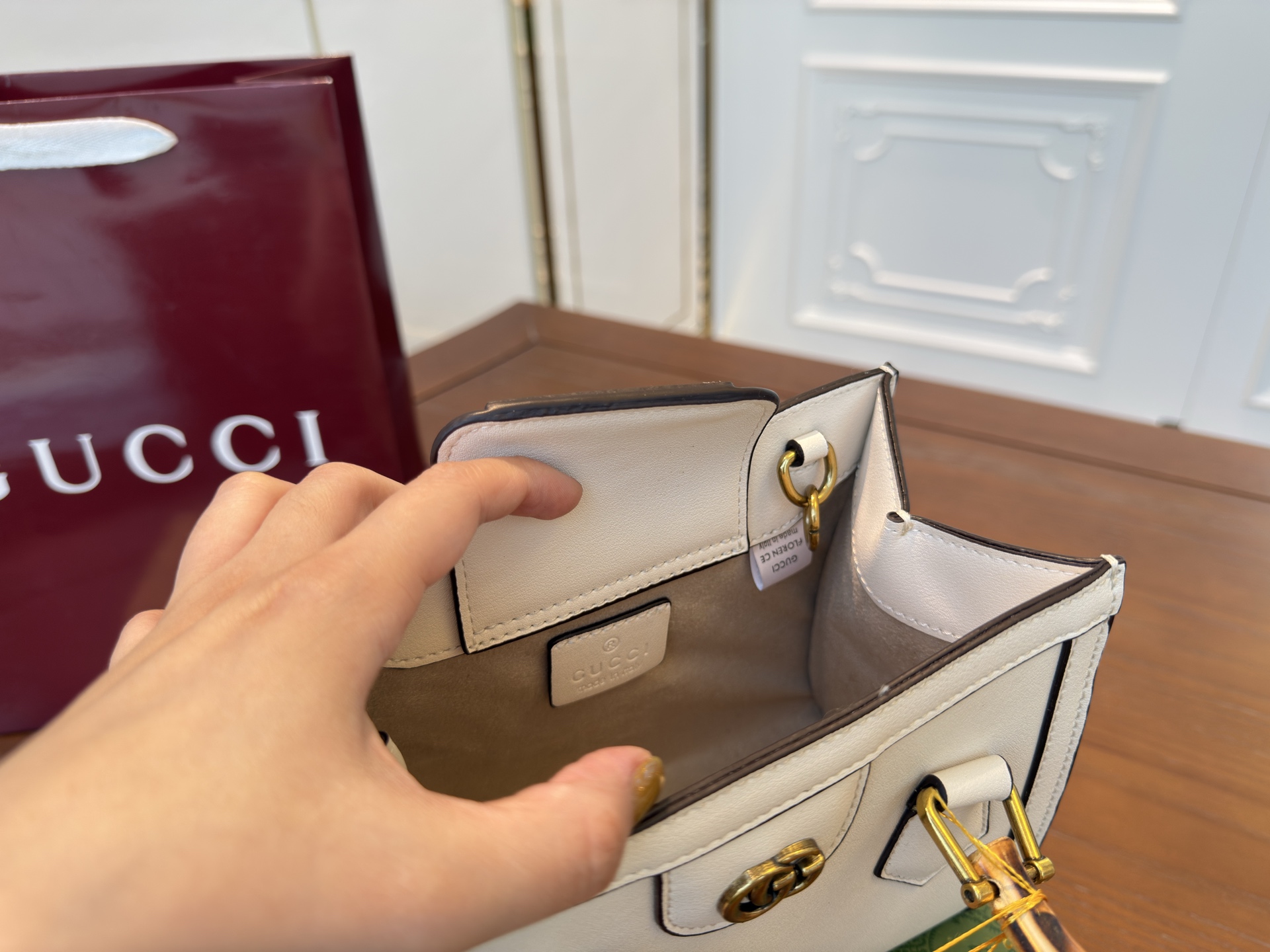 （折叠盒⚠️）p140

古奇Gucci
Diana 竹节包
尺寸20cm