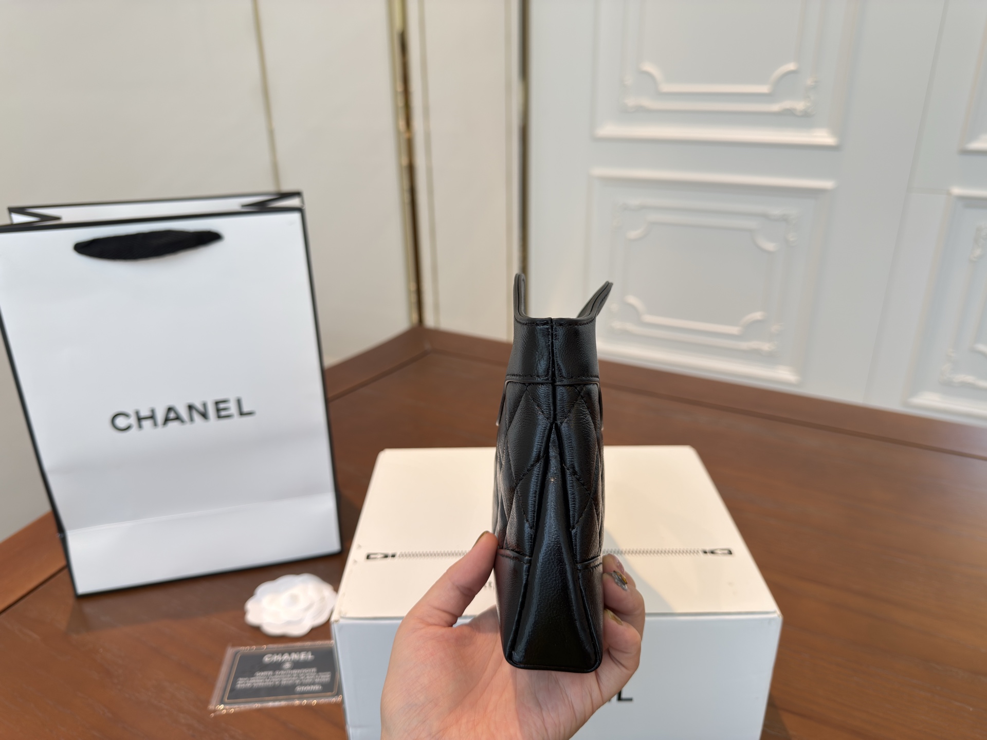（飞机盒折叠盒⚠️）p200

小香家 23a值得入手的
可可爱爱的横版31
Chanel又又又复刻了
新款31bag出了minisize
这谁顶得住!size：22*14.5cm