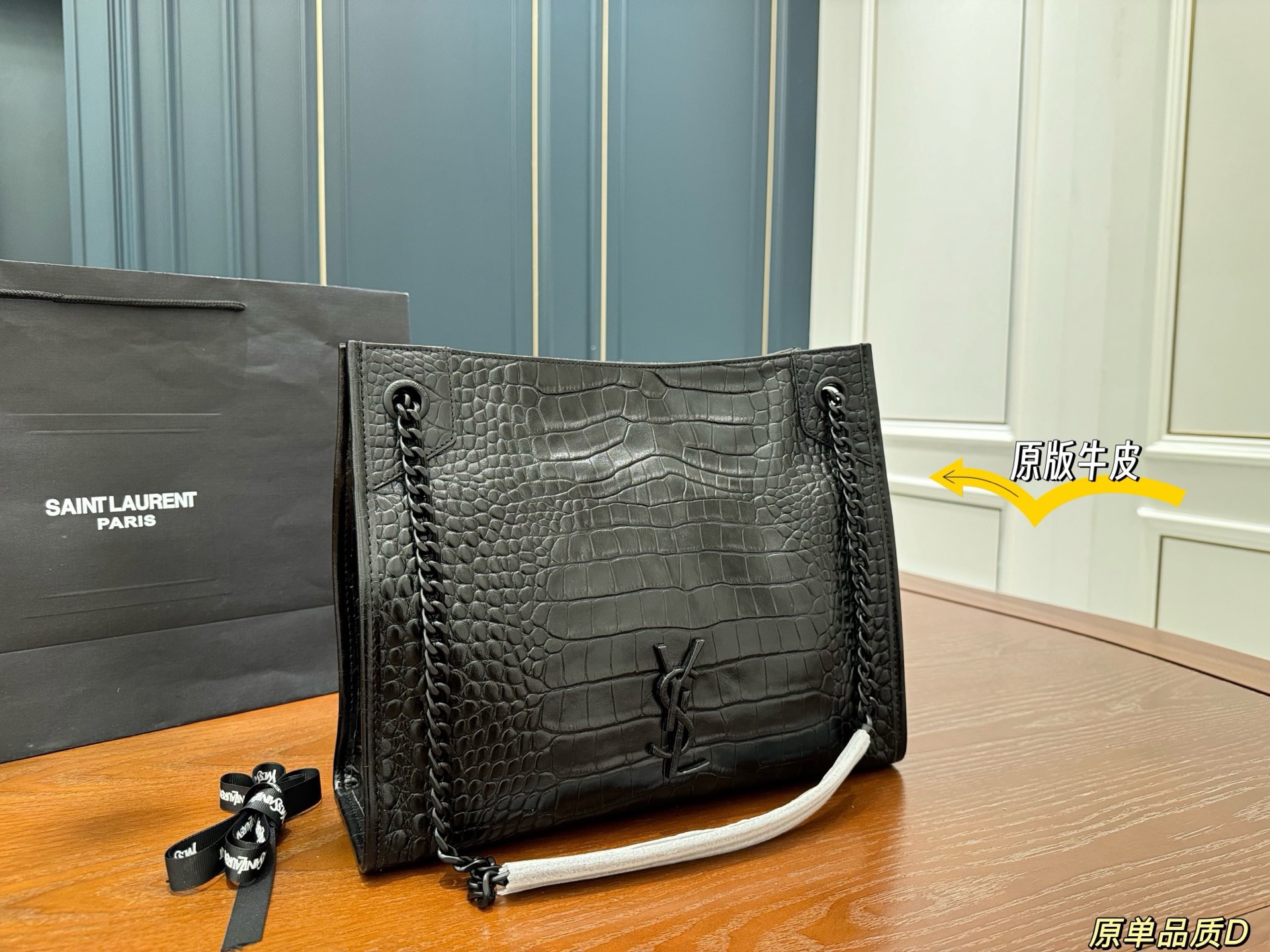 Full Set Of Packaging ️ P390 | | Saint Laurent Niki Shopping Bag | New Counter Model Ysl Saint Laurent Has Long Been The Favorite Of Celebrities/internet Celebrities. It Is Low-key But Super Classy. It Is Said To Be A Must-have For Ysl Girls. Elegant And Noble, She Has Become A Trendy Person. The Favorite 1t Bag Making Machine Has Endless Charm And A Strong Sense Of Fashion. Soft Texture. The Black Hardware Is Very Eye-catching. Single Shoulder/ Crossbody, Versatile With All Kinds Of Clothing | Decoration Size: 33cm