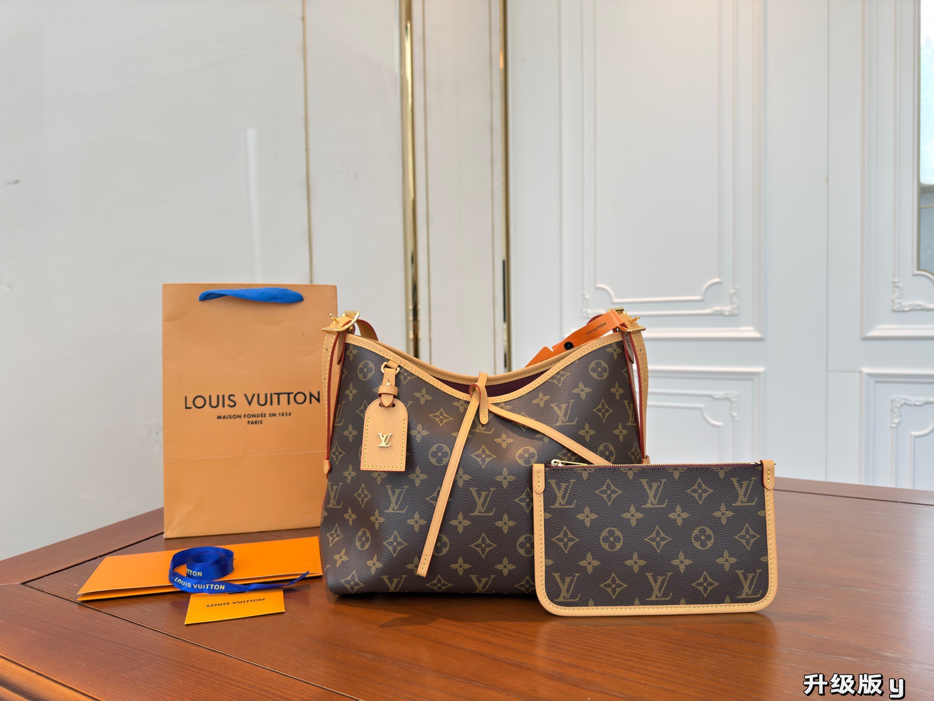 Folding Airplane Box️ P270 | It Is Really Beautiful. It Is Worthy Of Being Sold Out. It Has A Really Good Fragrance And Is More Suitable For Daily Matching. The Style Has A Cool And Trendy Style. It Has A Casual And Lazy Style. It Looks Great When Worn Casually. It Is An Excellent Choice For Daily Commuting Bags And Mommy Bags. It Is Also Very Practical. The Size Is Small 29 21cm.