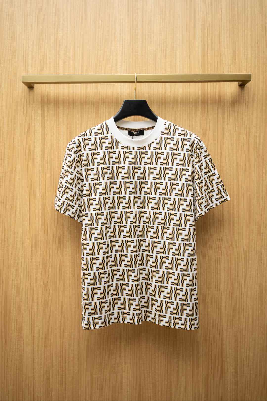 NO:161504,2025FD latest T-shirt full of double F printed logo Top-grade cotton fabric Normal style White Size S~XXL,,tees, t-shirt,alexander wang198609092025FD最新款T恤 满身双F印花logo 顶级纯棉面料 正常版型 白色 尺码S~XXL,,tees，t-shirt,alexander wang,Men's clothing