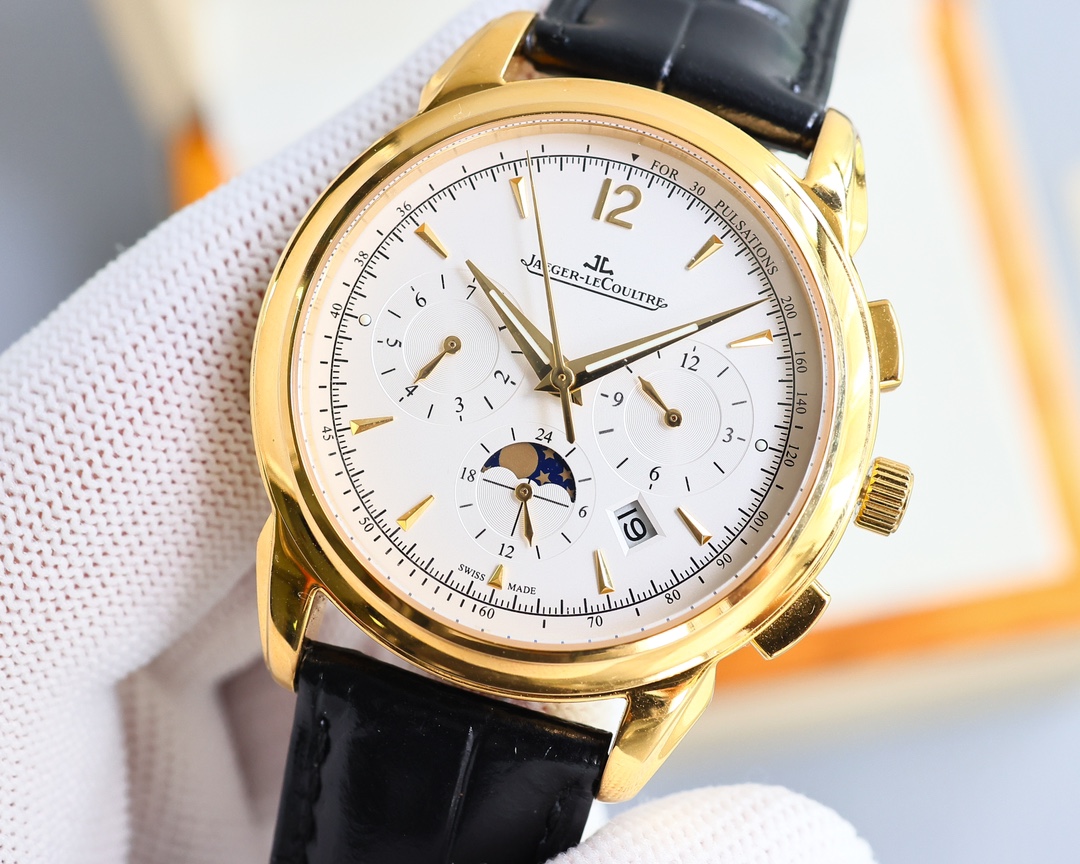 NO:602016,Jaeger-lecoultre (Jaeger-LeCoultre) launched the Jaeger-LeCoultre 1538420 series of watches. Factory hired watchmakers to pass countless tests for two years, during which hundreds of movements were damaged, from day of the week, moon phase, to calendar and month, to restore the authentic watchmaking characteristics one by one and show its timeless charm in a slightly different way!  Launching a new product, the Jaeger-LeCoultre Calendar Master 1538420 series, 42mm makes the wrist more comfortable. The small dial at 9 o'clock displays the day of the week, and the small dial at 3 o'clock displays the month. The sub-dial at 6 o'clock can read the 24-hour moon phase display, and the clock is displayed at the edge!  The front and back of the watch are made of sapphire crystal glass, the belt is made of imported Italian cowhide, the buckle is an original folding buckle made of the same material as the watch case, and the movement is equipped with an imported multi-function automatic winding movement, which can restore the authenticity to the maximum energy!  Watch factory gives you low prices!  Buy 95% authentic products!  No words can be worth the word 'like', as long as you like it, it is worth it,,jaeger-lecoultre,cowhide19860909Jaeger-lecoultre(积家) 推出 积家大师1538420系列腕表 Factory 聘请制表师傅通过两年无数次测试,期间损坏机芯上百个,从星期,月相,到日历,月份,一一还原正品制表特质 以稍作不同的方式展现其隽永魅力！ 推出新品 积家日历大师1538420系列,42mm让手腕更舒适,腕表9点位置小表盘显示星期、3点位置小表盘显示月份,腕表在6点钟位置的副表盘可读取月相24小时显示,边缘位置则显示时钟！ 腕表前后均采用蓝宝石水晶玻璃,皮带采用进口意大利牛皮,表扣则与表壳同材质的原装折叠扣,机芯则搭载进口多功能自动上链机芯,最大能量度还原正品！ 腕表工厂让你以低的价格！买到百分之95的正品！千言万语都抵不过“喜欢”二字,只要喜欢,那就是值得,,jaeger-lecoultre,cowhide,Watch