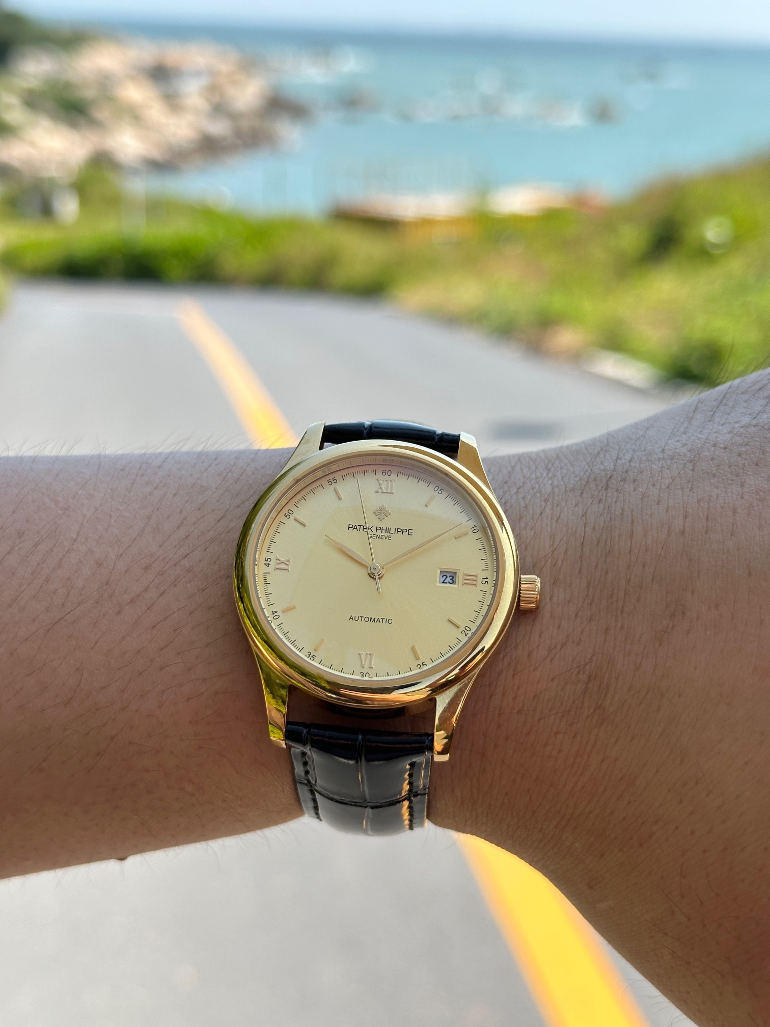 NO:389150,Tw factory's new model is launched [Rose] Patek Philippe!  Aristocratic artwork, paired with a brand new imported movement (0 rework) imported 316 stainless steel, 40mm in diameter. Wear-resistant and scratch-resistant sapphire glass, super waterproof rice!  Simple but not simple!  You can easily have time. But you can't easily have Patek Philippe (cautiously promised that the product has better luster and exquisite feel, the dial scale is lifelike, the shell cover technology is all master-level light body test, plus the new era of high-tech forging, shocking and extraordinary use, patek philippe19860909Tw厂力作新款上市[玫瑰]百达翡丽！贵族的艺术品,搭配全新进口 机芯（0返修）进口316精钢,直径40mm.耐磨防刮蓝宝石玻璃,超强防水米！简约而不简单！你可以轻易拥有时间.但你不能轻易拥有百达翡丽 ( 慎重承诺 产品实物光泽手感更佳精湛 字盘刻度栩栩如生 壳套工艺都是宗师级别轻身检验 加上新时代机器高技锻造 上手震撼尊贵非凡,,patek philippe,Watch