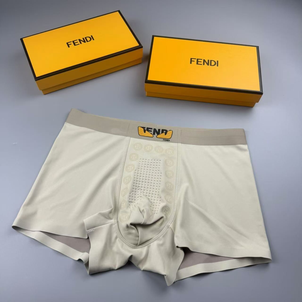  新品！FENDI 芬迪 古奇原单品质，时尚潮男新品 锦纶冰丝无缝切割工艺 科学配 76%锦纶+24%氨