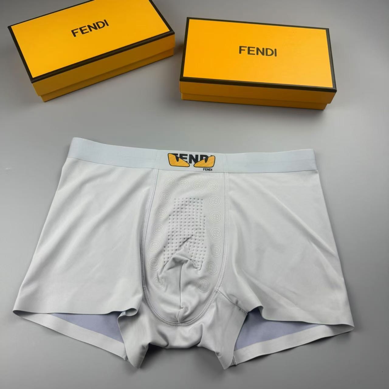  新品！FENDI 芬迪 古奇原单品质，时尚潮男新品 锦纶冰丝无缝切割工艺 科学配 76%锦纶+24%氨