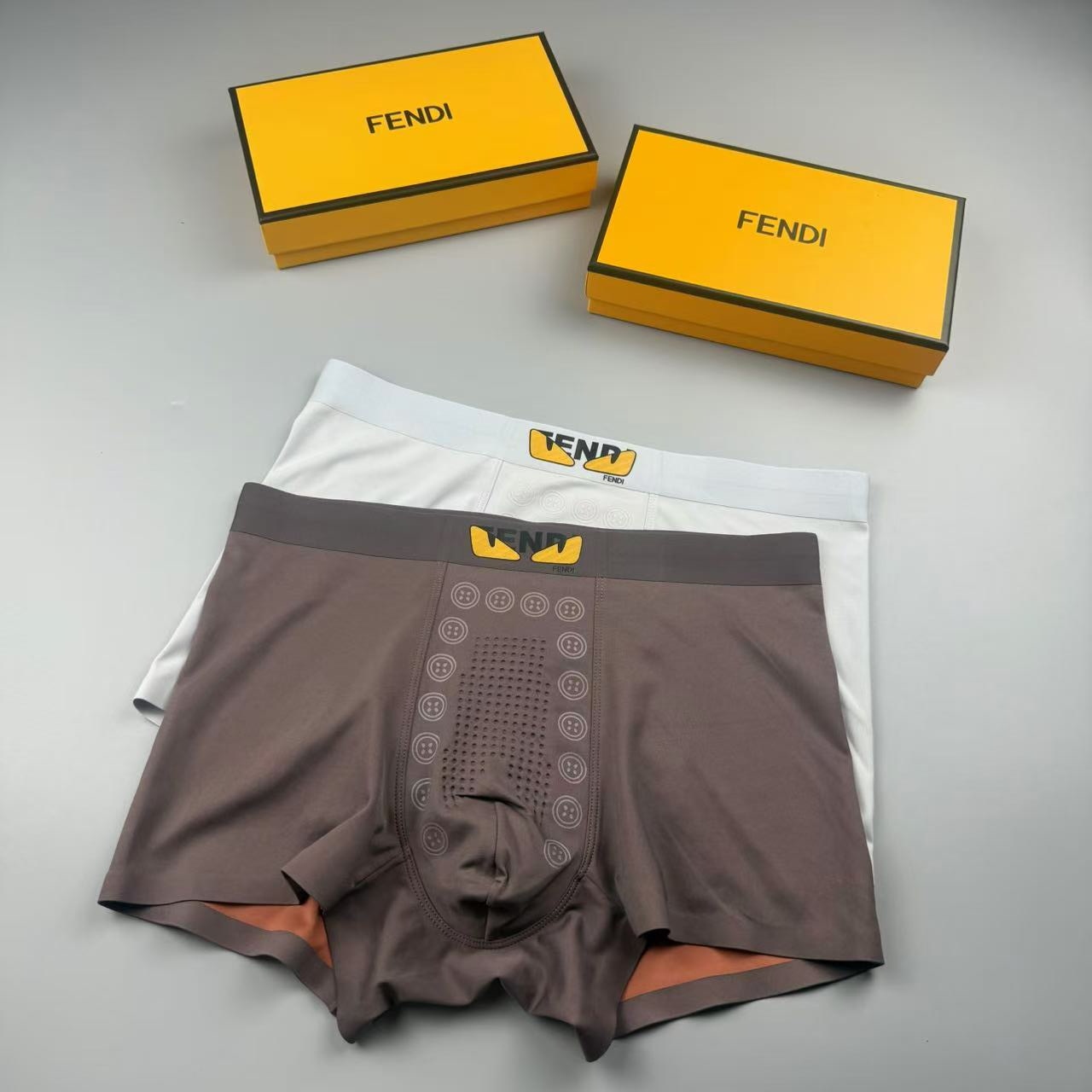  新品！FENDI 芬迪 古奇原单品质，时尚潮男新品 锦纶冰丝无缝切割工艺 科学配 76%锦纶+24%氨