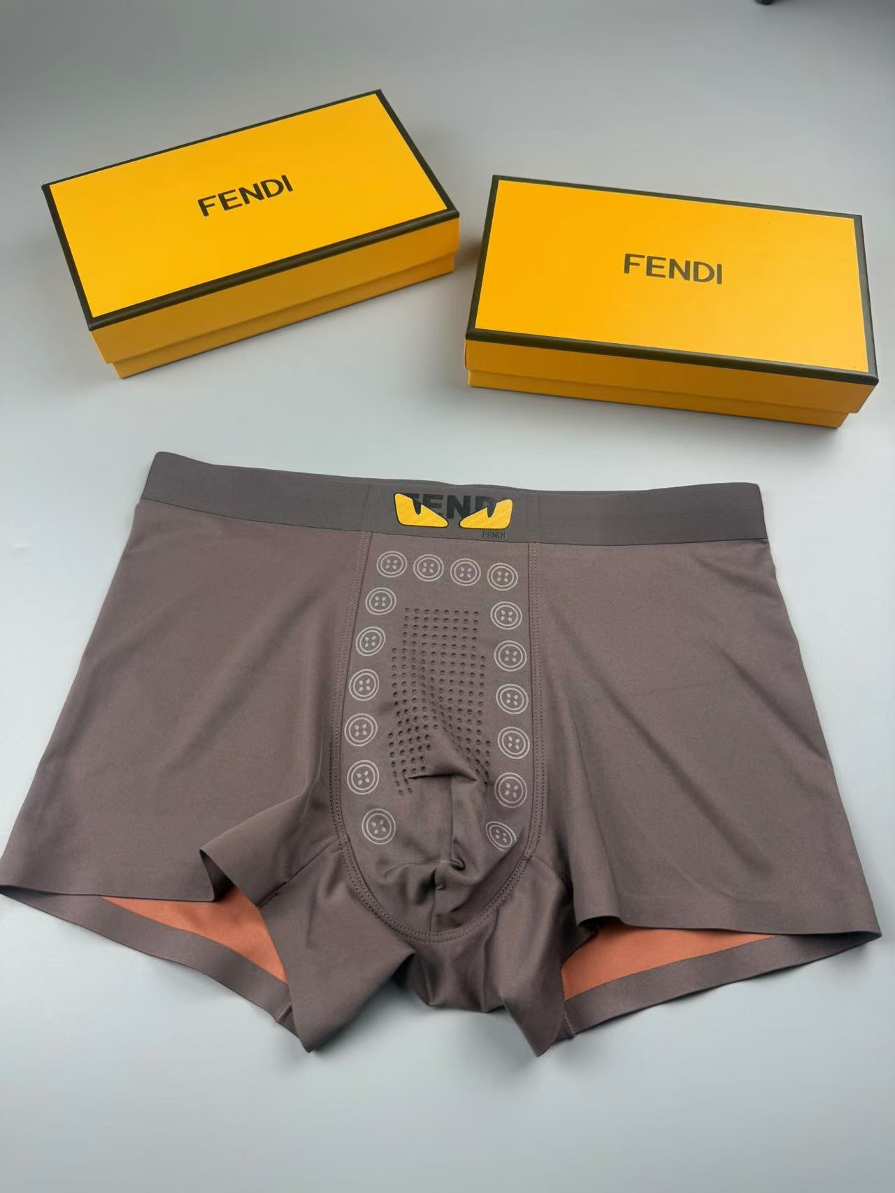  新品！FENDI 芬迪 古奇原单品质，时尚潮男新品 锦纶冰丝无缝切割工艺 科学配 76%锦纶+24%氨