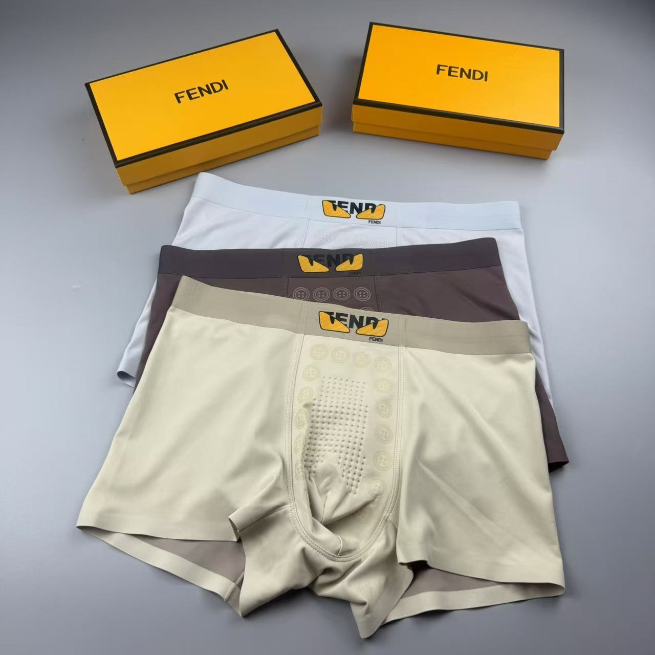  新品！FENDI 芬迪 古奇原单品质，时尚潮男新品 锦纶冰丝无缝切割工艺 科学配 76%锦纶+24%氨