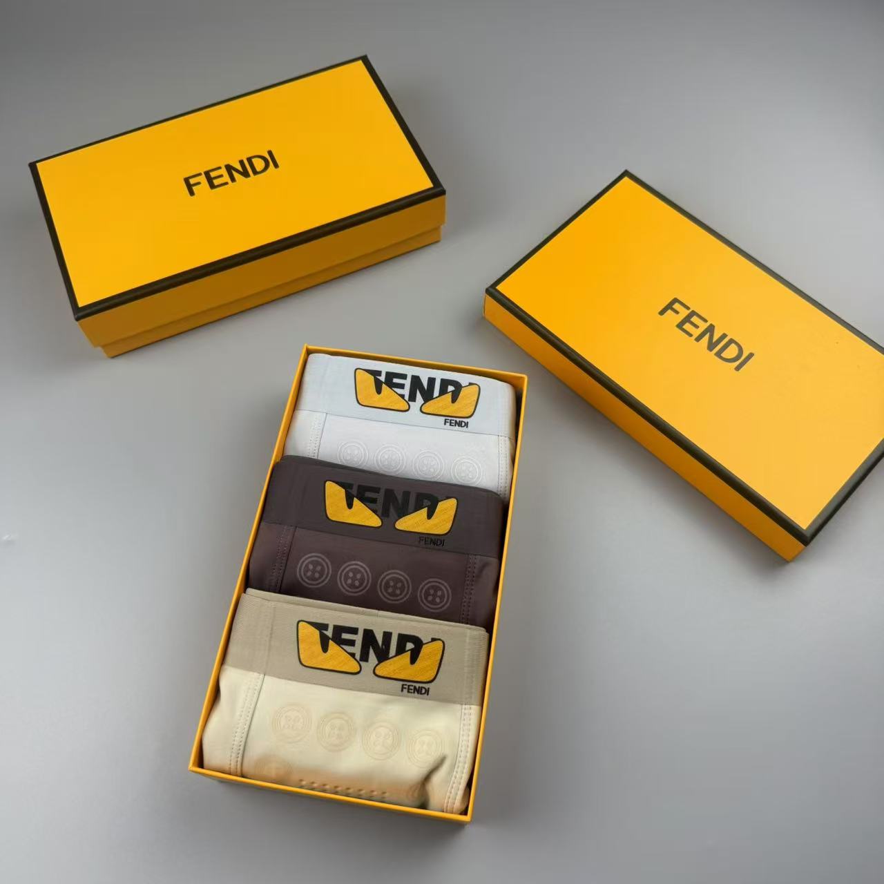  新品！FENDI 芬迪 古奇原单品质，时尚潮男新品 锦纶冰丝无缝切割工艺 科学配 76%锦纶+24%氨