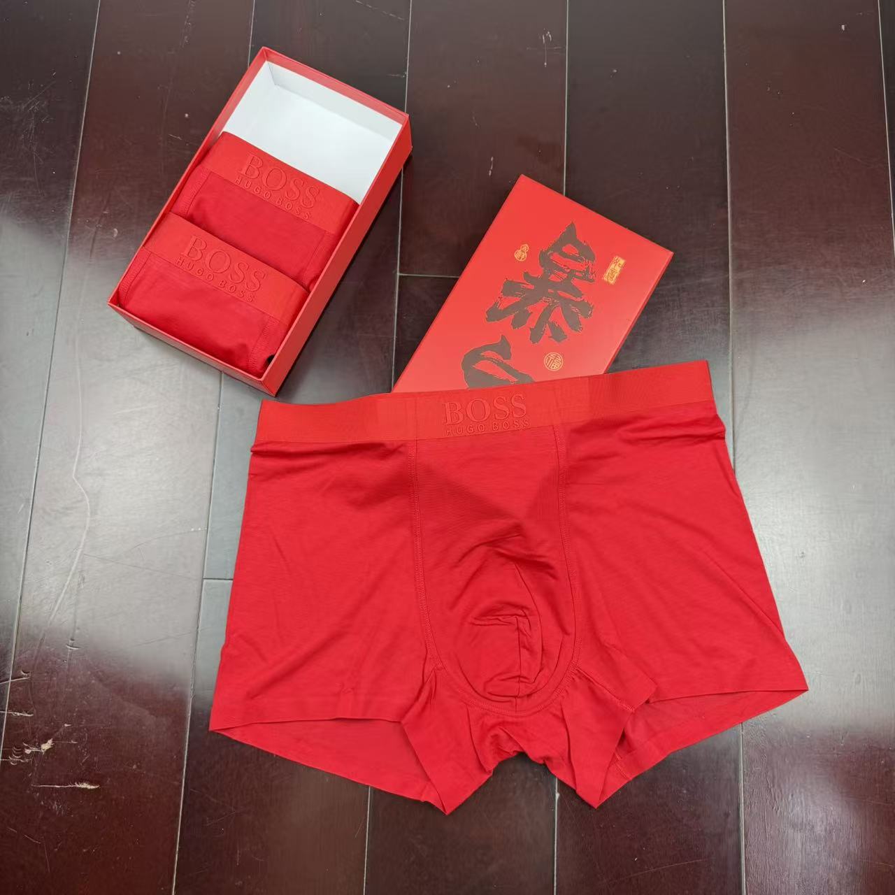 🔥🔥🔥新款 BOSS 全红内裤莫代尔面料、无缝切割工艺 透气 舒适！有型！ 超级好穿 L、XL、XXL、