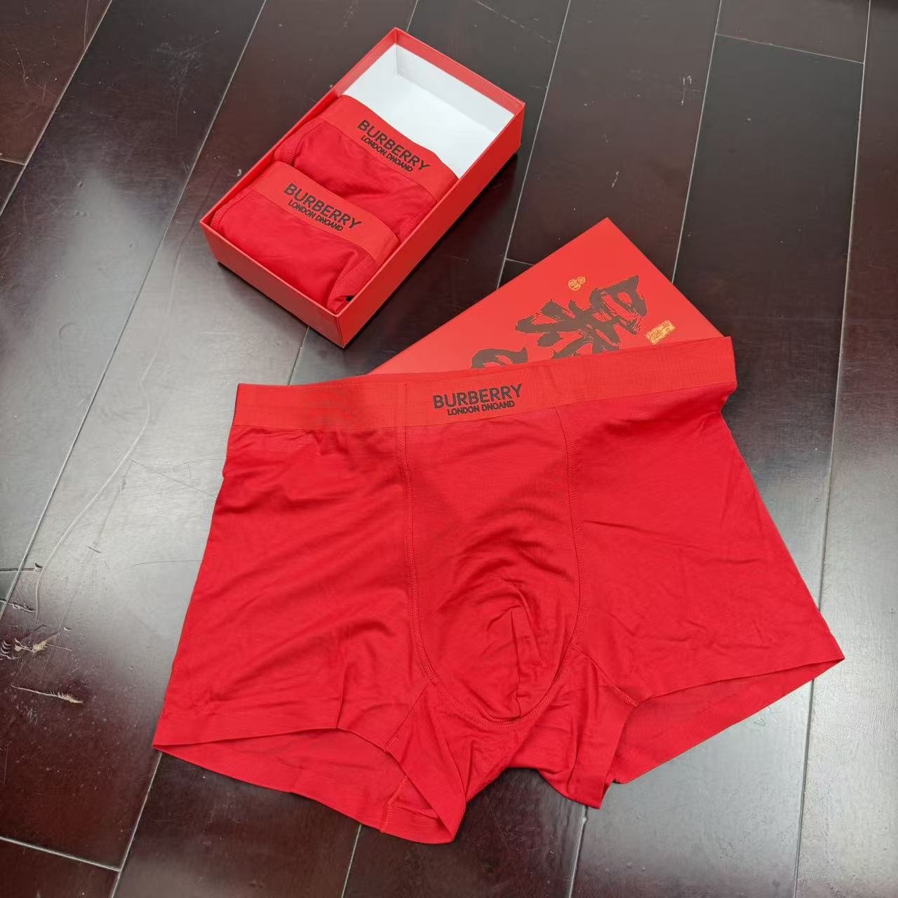 🔥🔥🔥新款 巴宝莉 全红内裤莫代尔面料、无缝切割工艺 透气 舒适！有型！ 超级好穿 L、XL、XXL、X