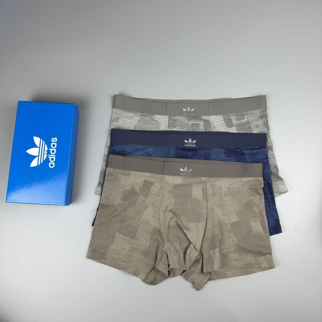 🆕🆕Adidas（阿迪）专柜最新款，最新高周波硅胶款，绝对的原单品质，全手工切割工艺   专柜订制进口面