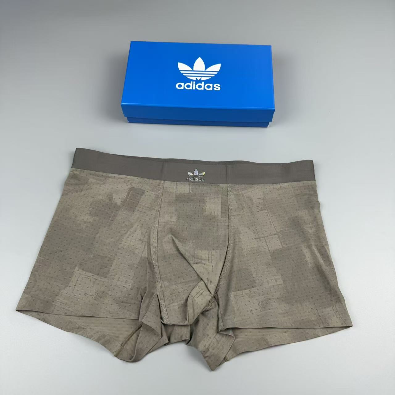 🆕🆕Adidas（阿迪）专柜最新款，最新高周波硅胶款，绝对的原单品质，全手工切割工艺   专柜订制进口面