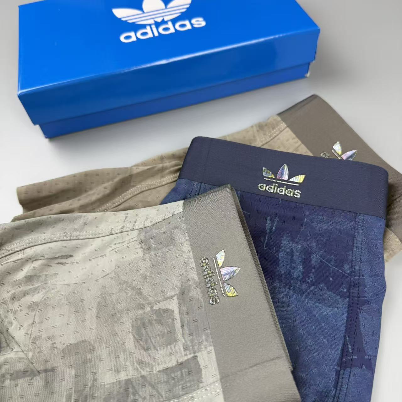 🆕🆕Adidas（阿迪）专柜最新款，最新高周波硅胶款，绝对的原单品质，全手工切割工艺   专柜订制进口面