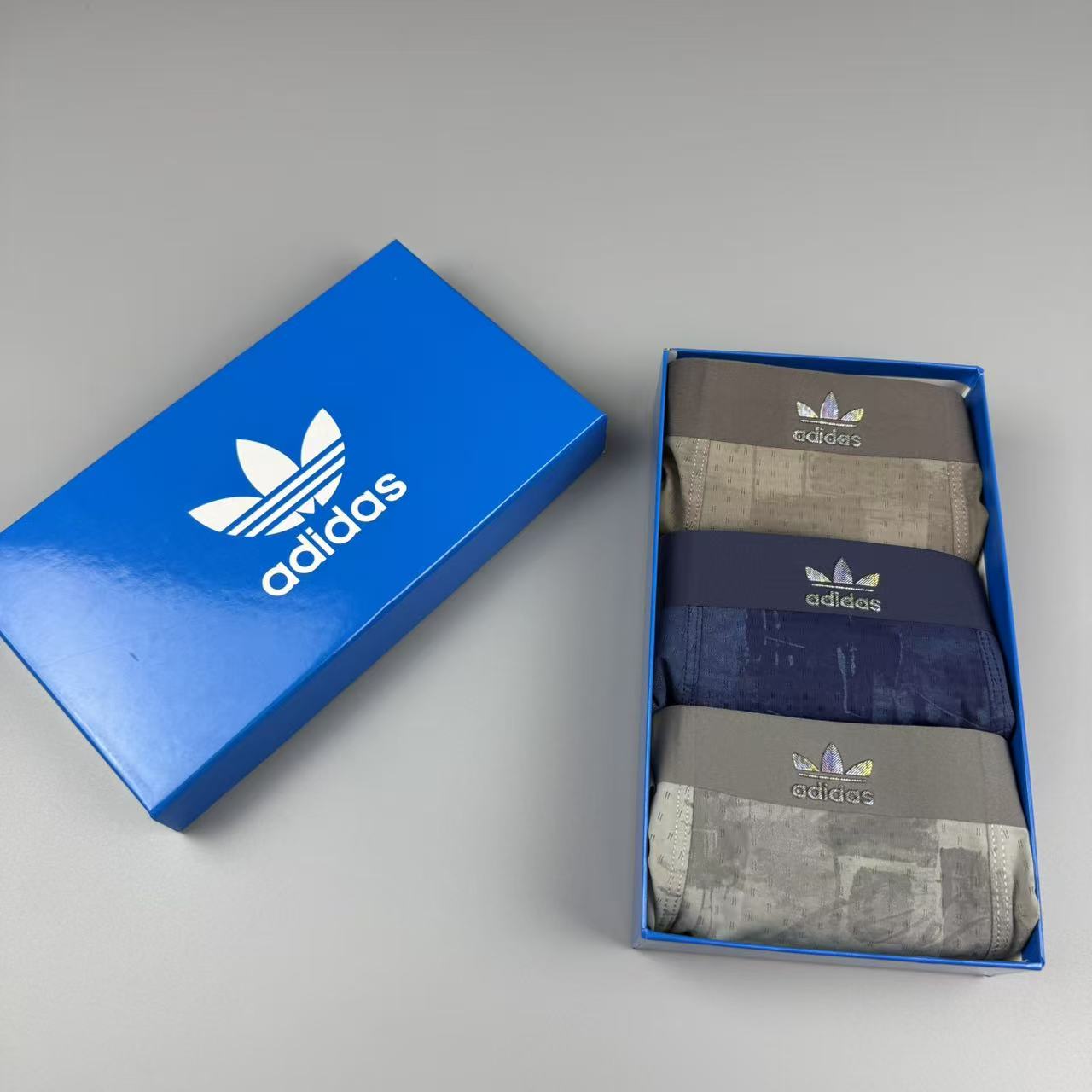 🆕🆕Adidas（阿迪）专柜最新款，最新高周波硅胶款，绝对的原单品质，全手工切割工艺   专柜订制进口面