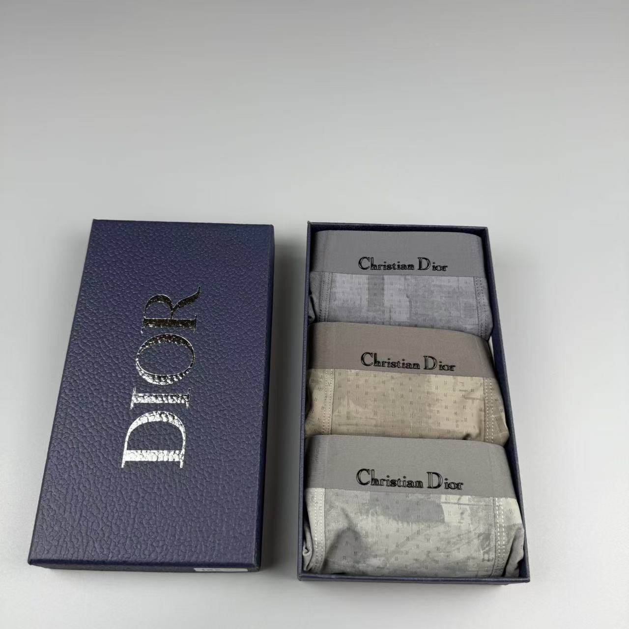 🆕🆕Dior（迪奥）专柜最新款，最新高周波硅胶款，绝对的原单品质，全手工切割工艺   专柜订制进口面料。