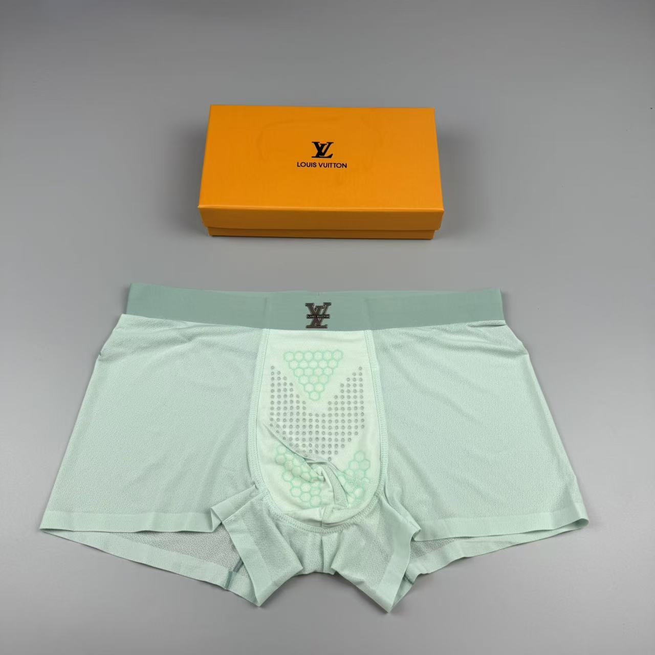 新品 LV 驴家  原单品质！最新高周波硅胶款 潮流奢品 ！轻薄透设计，采用进口轻薄桑蚕丝 轻薄透气丝滑