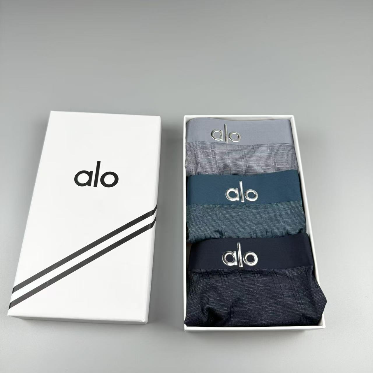🆕🆕aLO 专柜最新款，最新高周波硅胶款，绝对的原单品质，全手工切割工艺   专柜订制进口面料。  手感