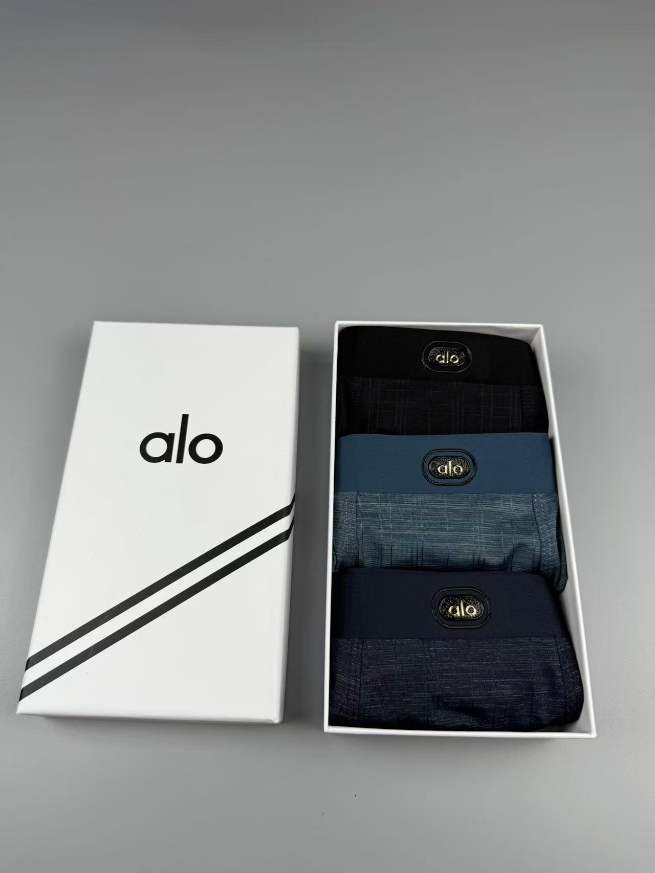 🆕🆕aLO 专柜最新款，最新高周波硅胶款，绝对的原单品质，全手工切割工艺   专柜订制进口面料。  手感