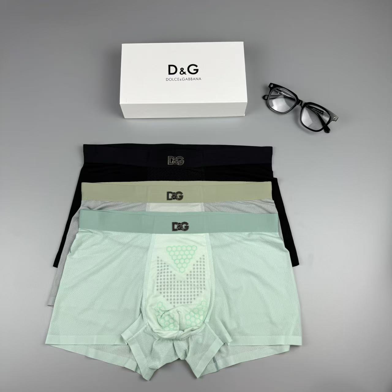 新品D&G 杜嘉班纳  原单品质！最新高周波硅胶款 潮流奢品 ！轻薄透设计，采用进口轻薄桑蚕丝 轻薄透气