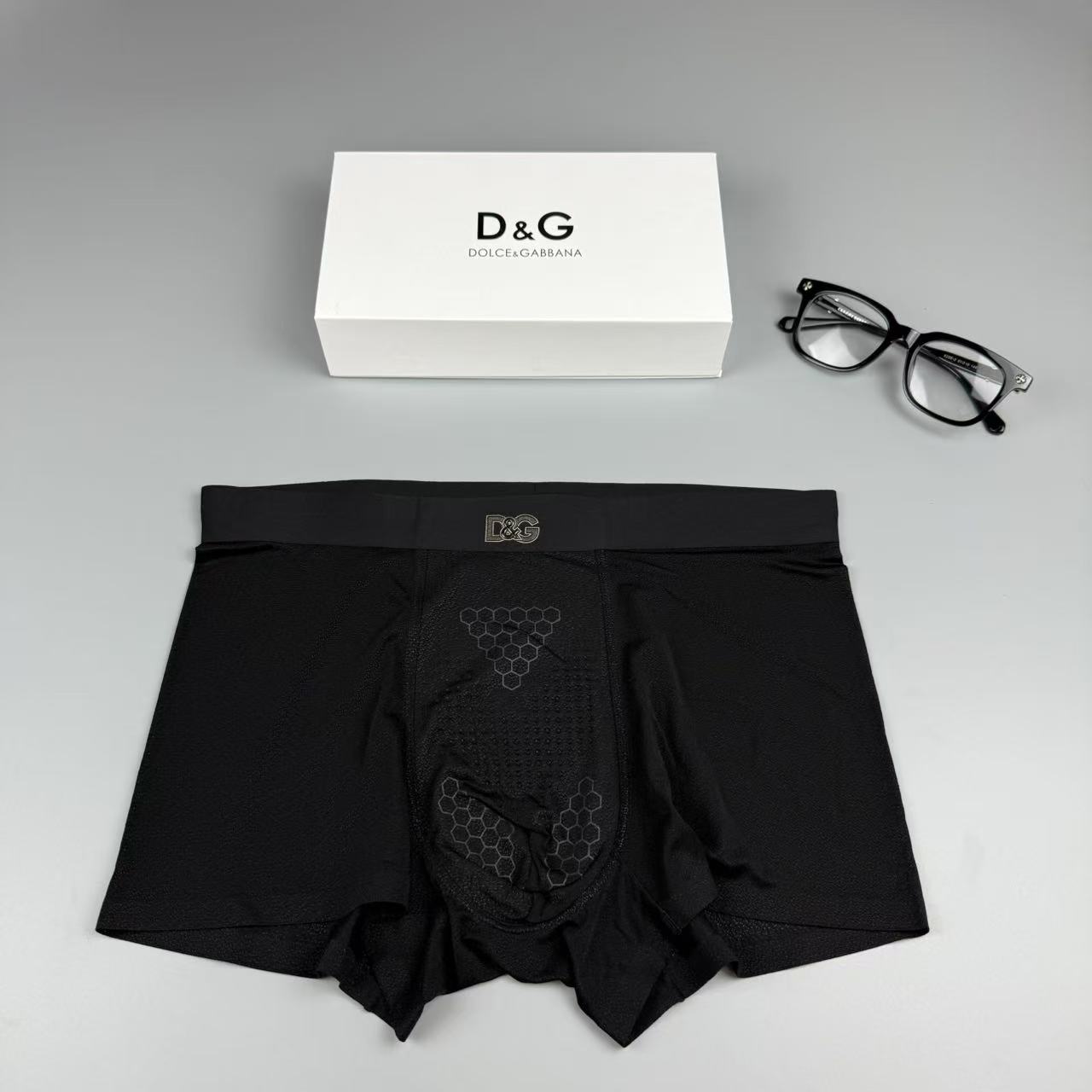 新品D&G 杜嘉班纳  原单品质！最新高周波硅胶款 潮流奢品 ！轻薄透设计，采用进口轻薄桑蚕丝 轻薄透气