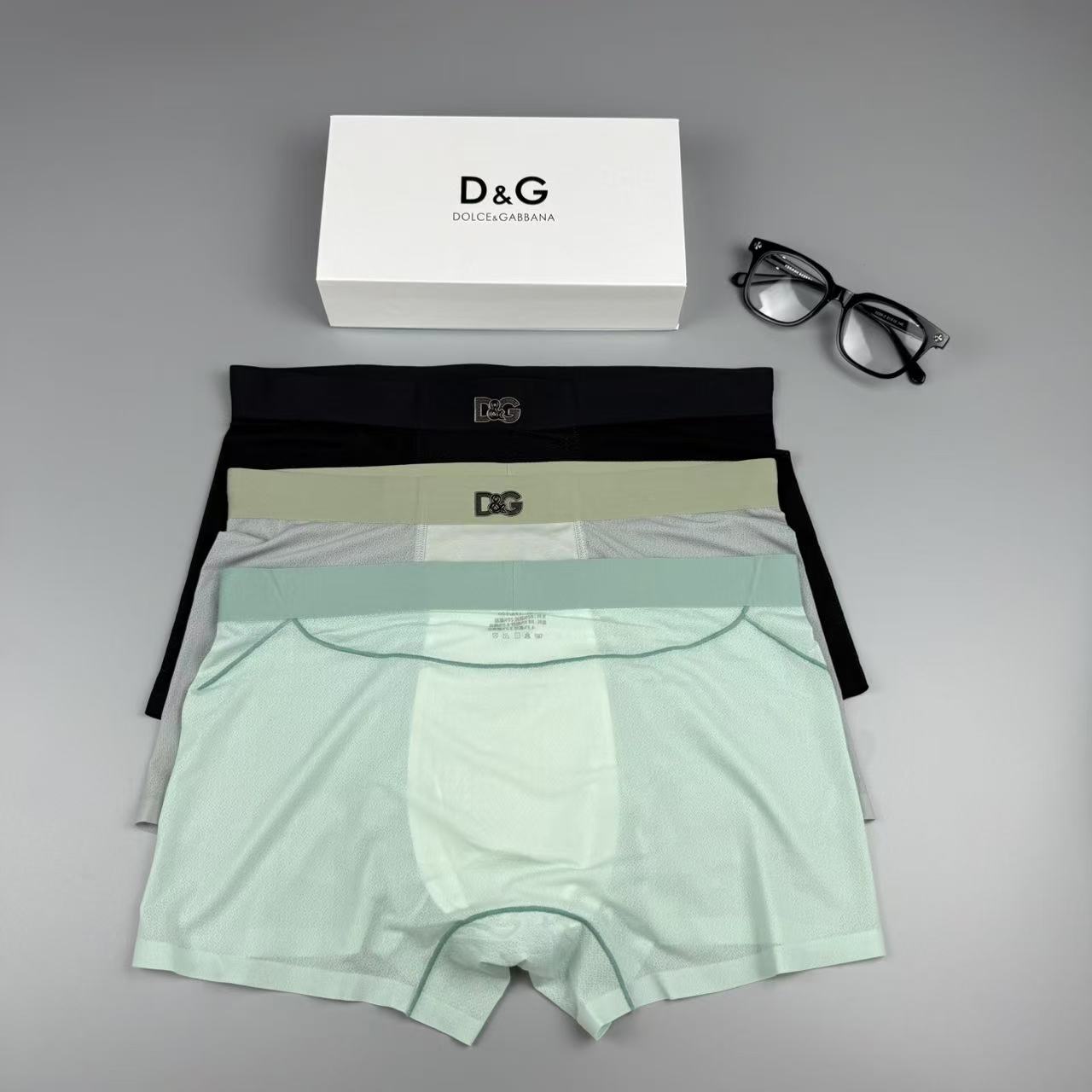新品D&G 杜嘉班纳  原单品质！最新高周波硅胶款 潮流奢品 ！轻薄透设计，采用进口轻薄桑蚕丝 轻薄透气