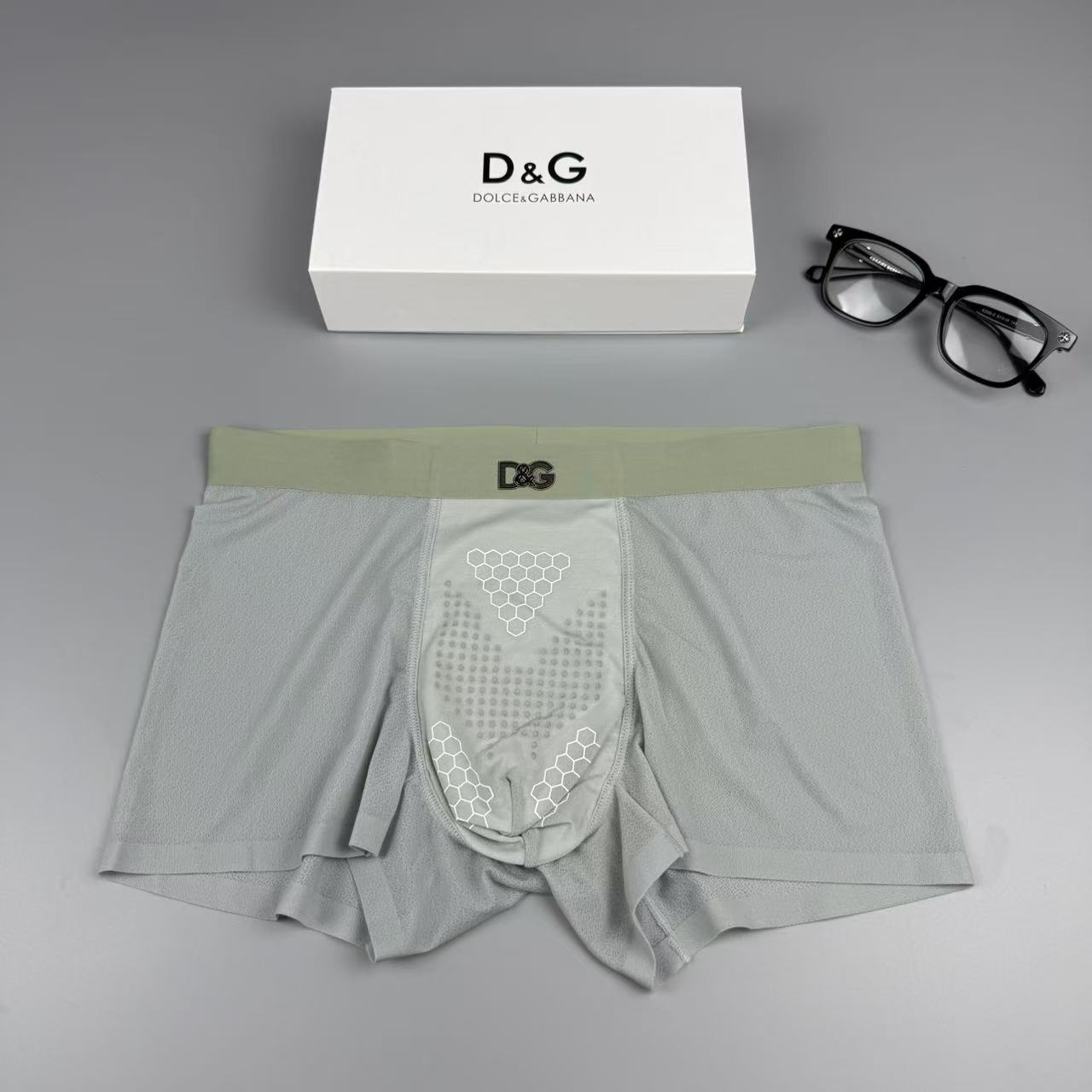 新品D&G 杜嘉班纳  原单品质！最新高周波硅胶款 潮流奢品 ！轻薄透设计，采用进口轻薄桑蚕丝 轻薄透气
