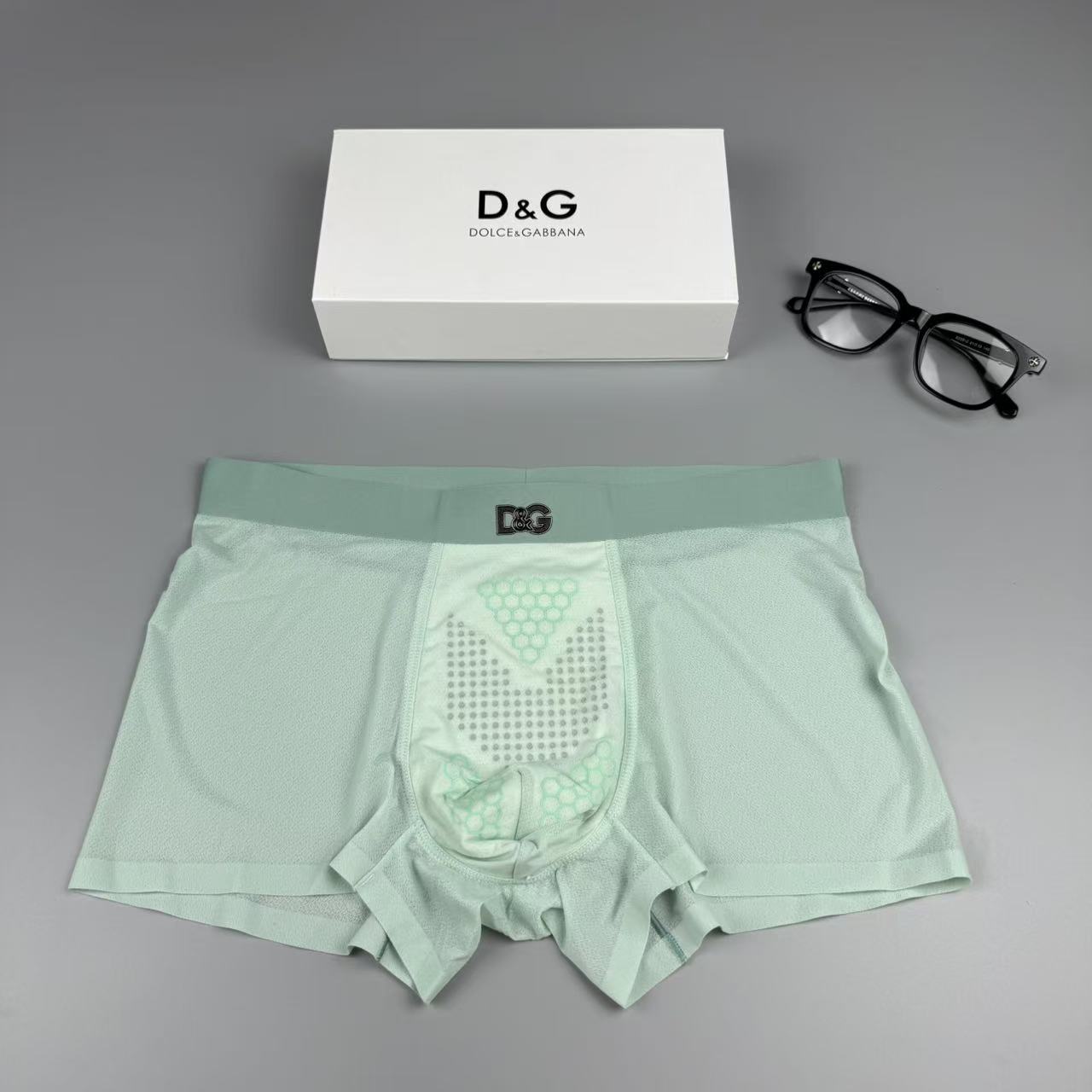 新品D&G 杜嘉班纳  原单品质！最新高周波硅胶款 潮流奢品 ！轻薄透设计，采用进口轻薄桑蚕丝 轻薄透气