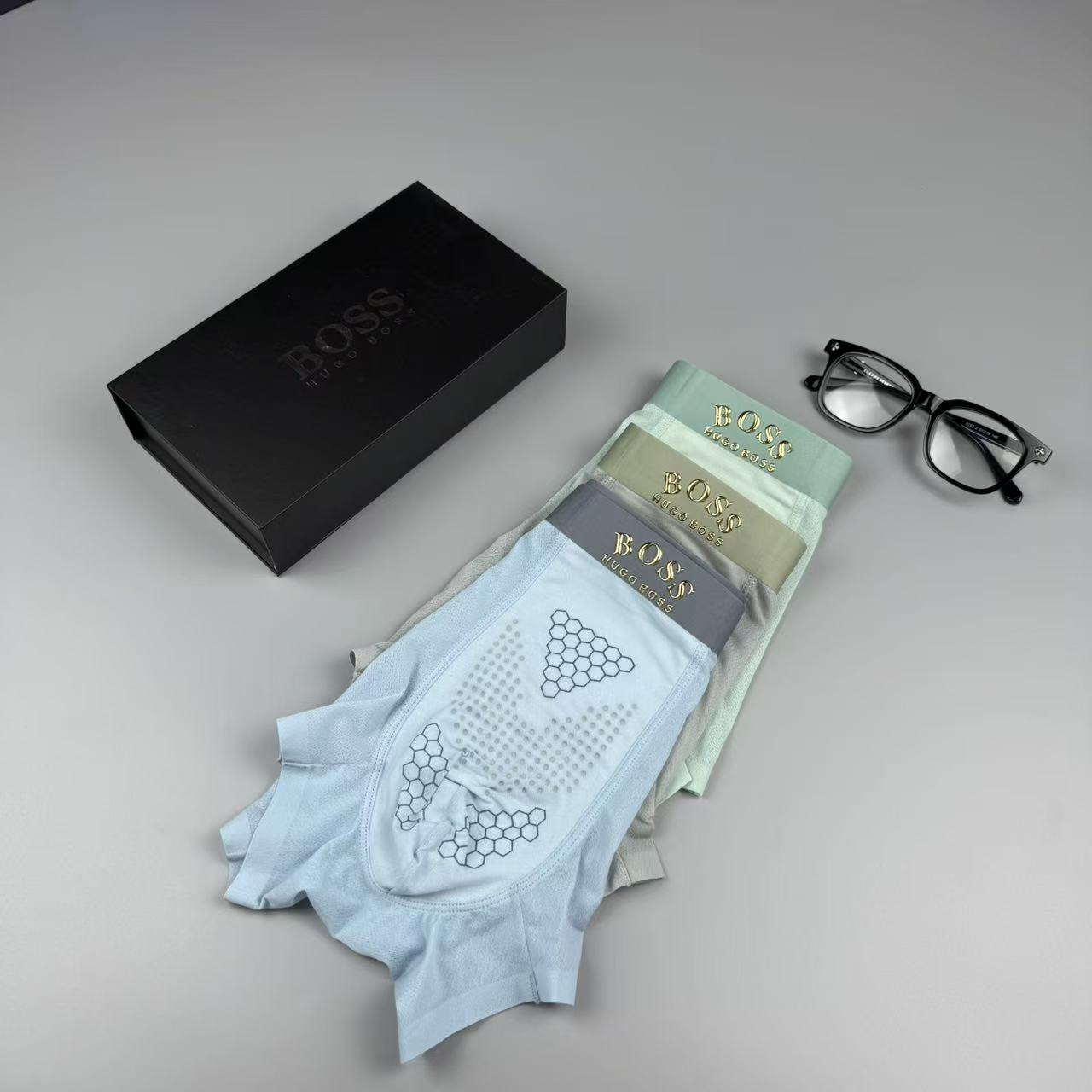 新品 BOSS 原单品质！最新高周波硅胶款 潮流奢品 ！轻薄透设计，采用进口轻薄桑蚕丝 轻薄透气丝滑 无