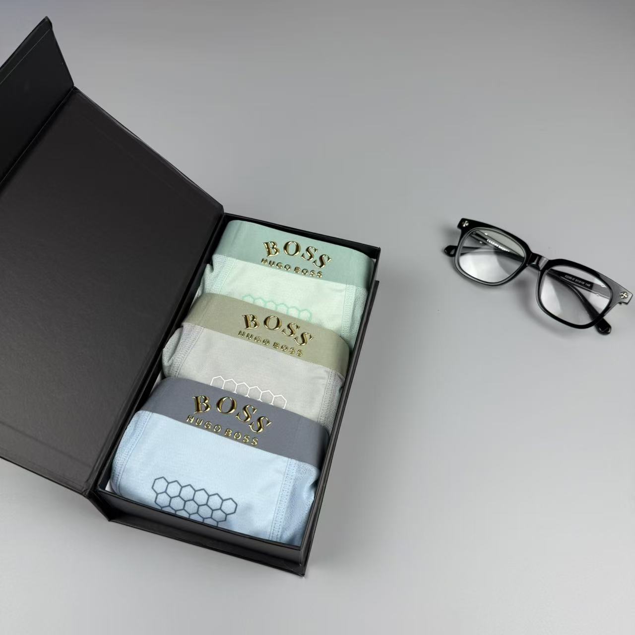 新品 BOSS 原单品质！最新高周波硅胶款 潮流奢品 ！轻薄透设计，采用进口轻薄桑蚕丝 轻薄透气丝滑 无