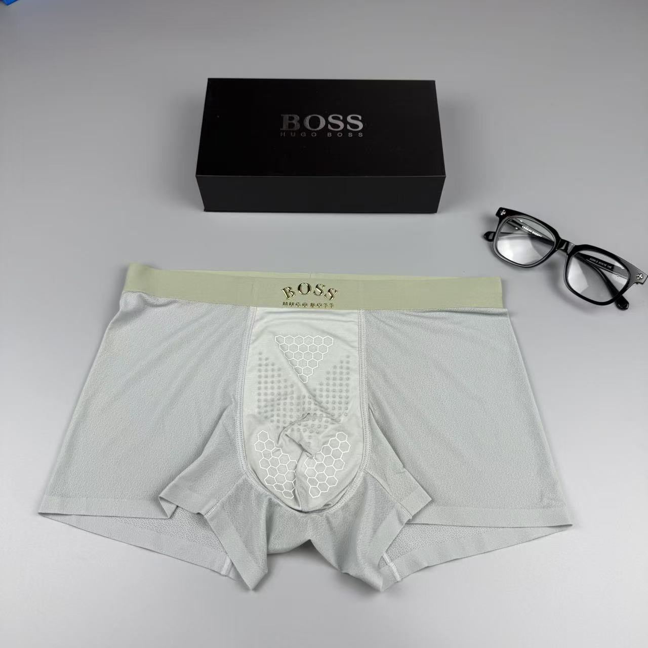 新品 BOSS 原单品质！最新高周波硅胶款 潮流奢品 ！轻薄透设计，采用进口轻薄桑蚕丝 轻薄透气丝滑 无