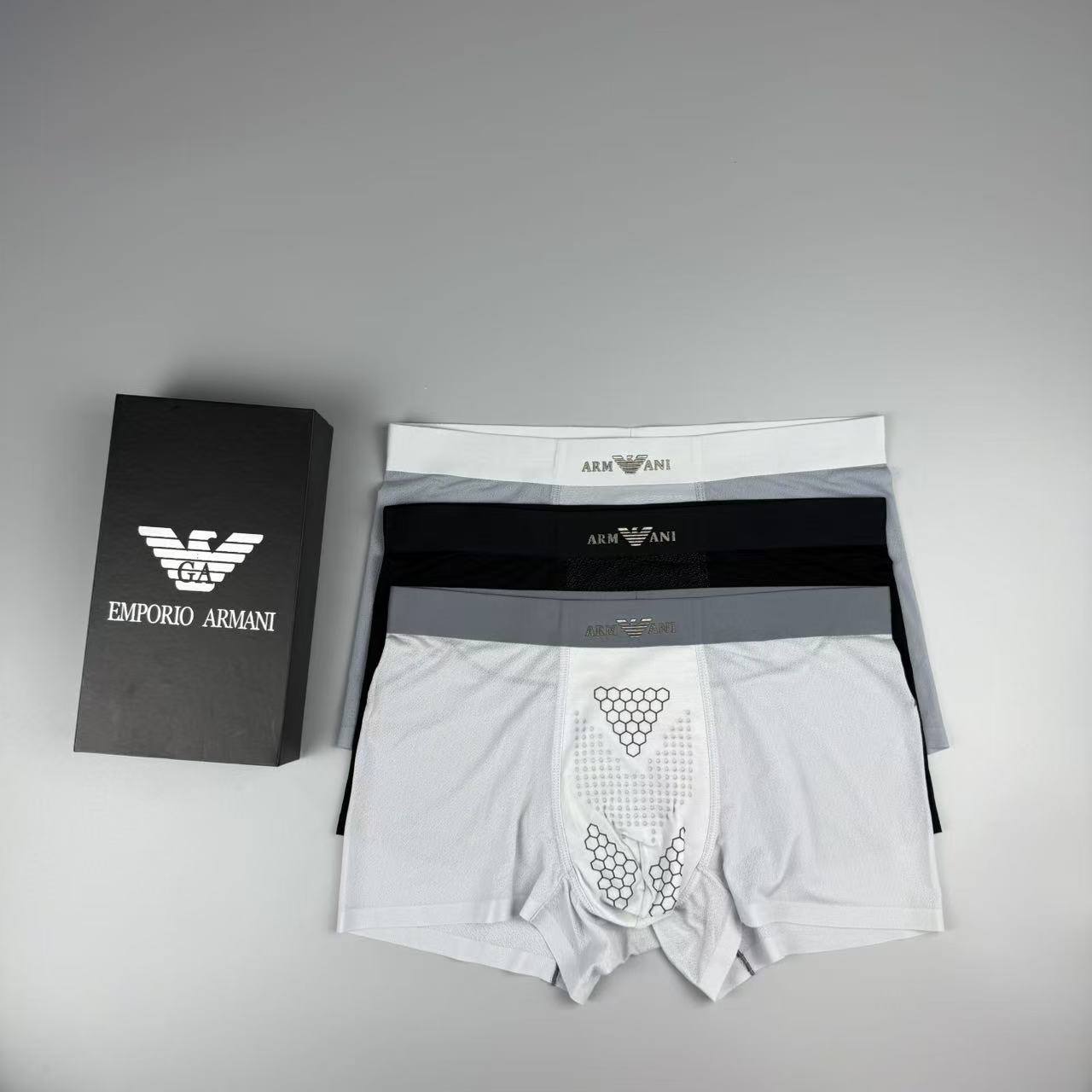 新品 阿玛尼 原单品质！最新高周波硅胶款 潮流奢品 ！轻薄透设计，采用进口轻薄桑蚕丝 轻薄透气丝滑 无痕