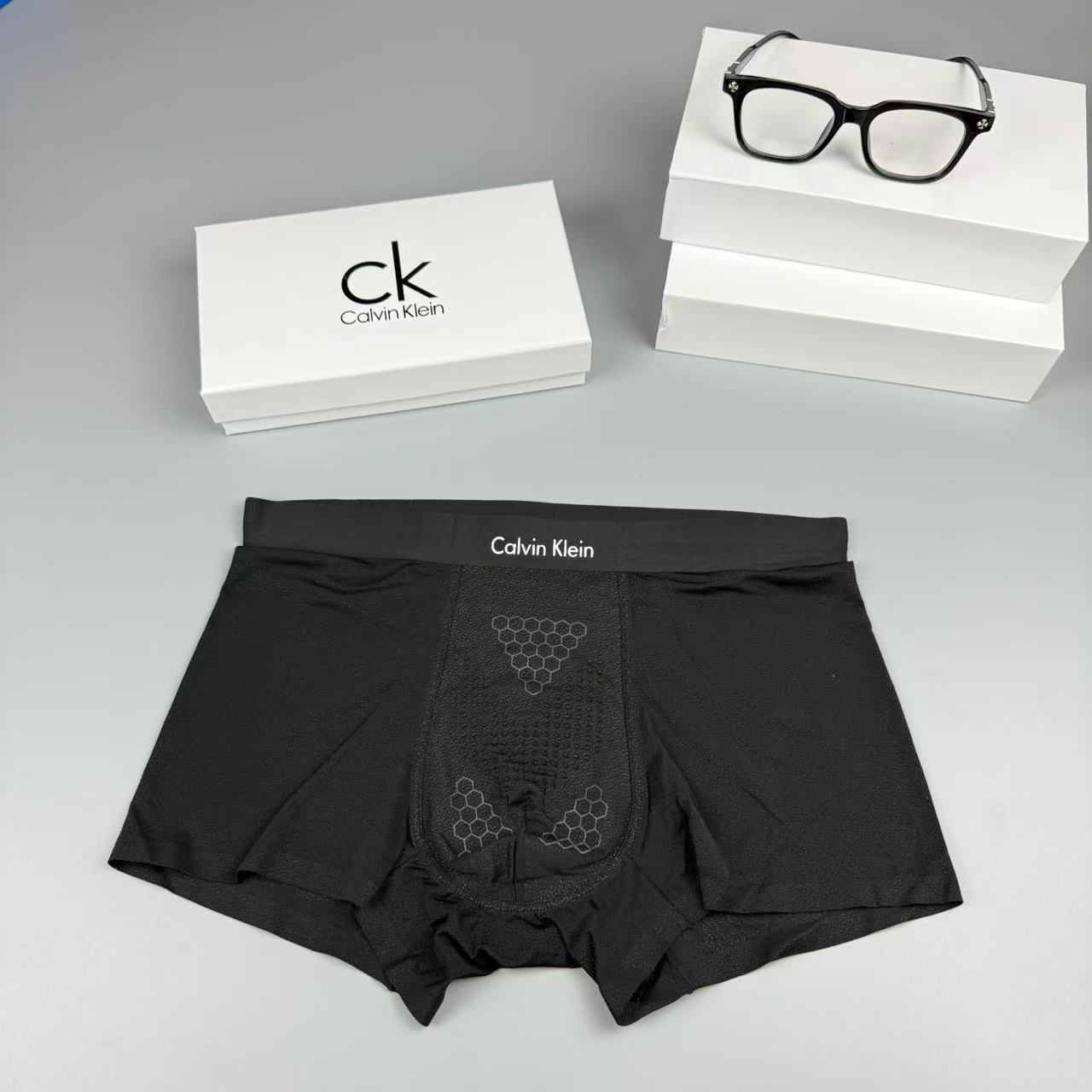 新品 CK 原单品质！最新高周波硅胶款 潮流奢品 ！轻薄透设计，采用进口轻薄桑蚕丝 轻薄透气丝滑 无痕裁