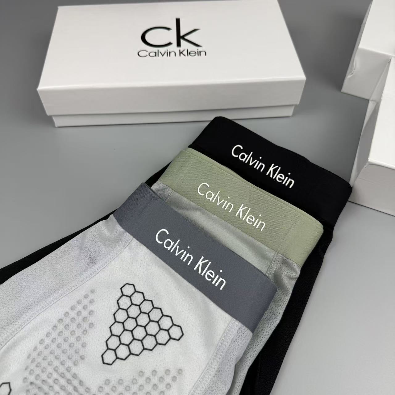 新品 CK 原单品质！最新高周波硅胶款 潮流奢品 ！轻薄透设计，采用进口轻薄桑蚕丝 轻薄透气丝滑 无痕裁