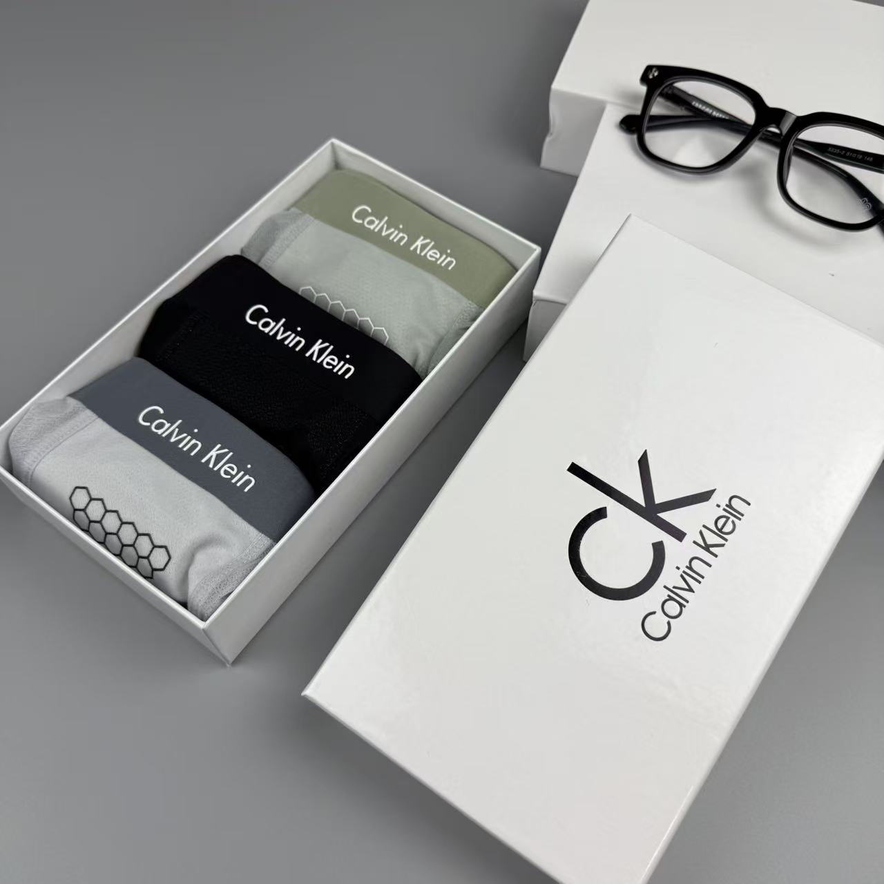 新品 CK 原单品质！最新高周波硅胶款 潮流奢品 ！轻薄透设计，采用进口轻薄桑蚕丝 轻薄透气丝滑 无痕裁