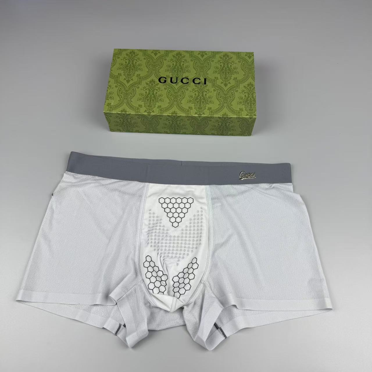 新品 GUCCI 原单品质！最新高周波硅胶款 潮流奢品 ！轻薄透设计，采用进口轻薄桑蚕丝 轻薄透气丝滑 