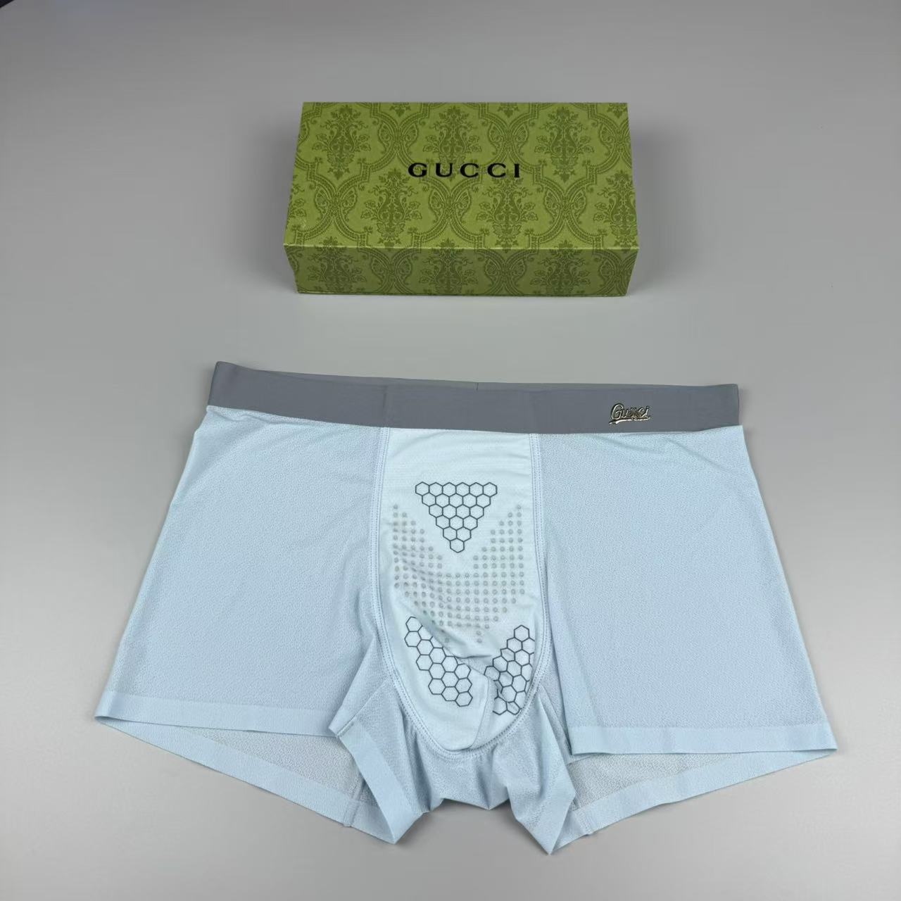 新品 GUCCI 原单品质！最新高周波硅胶款 潮流奢品 ！轻薄透设计，采用进口轻薄桑蚕丝 轻薄透气丝滑 