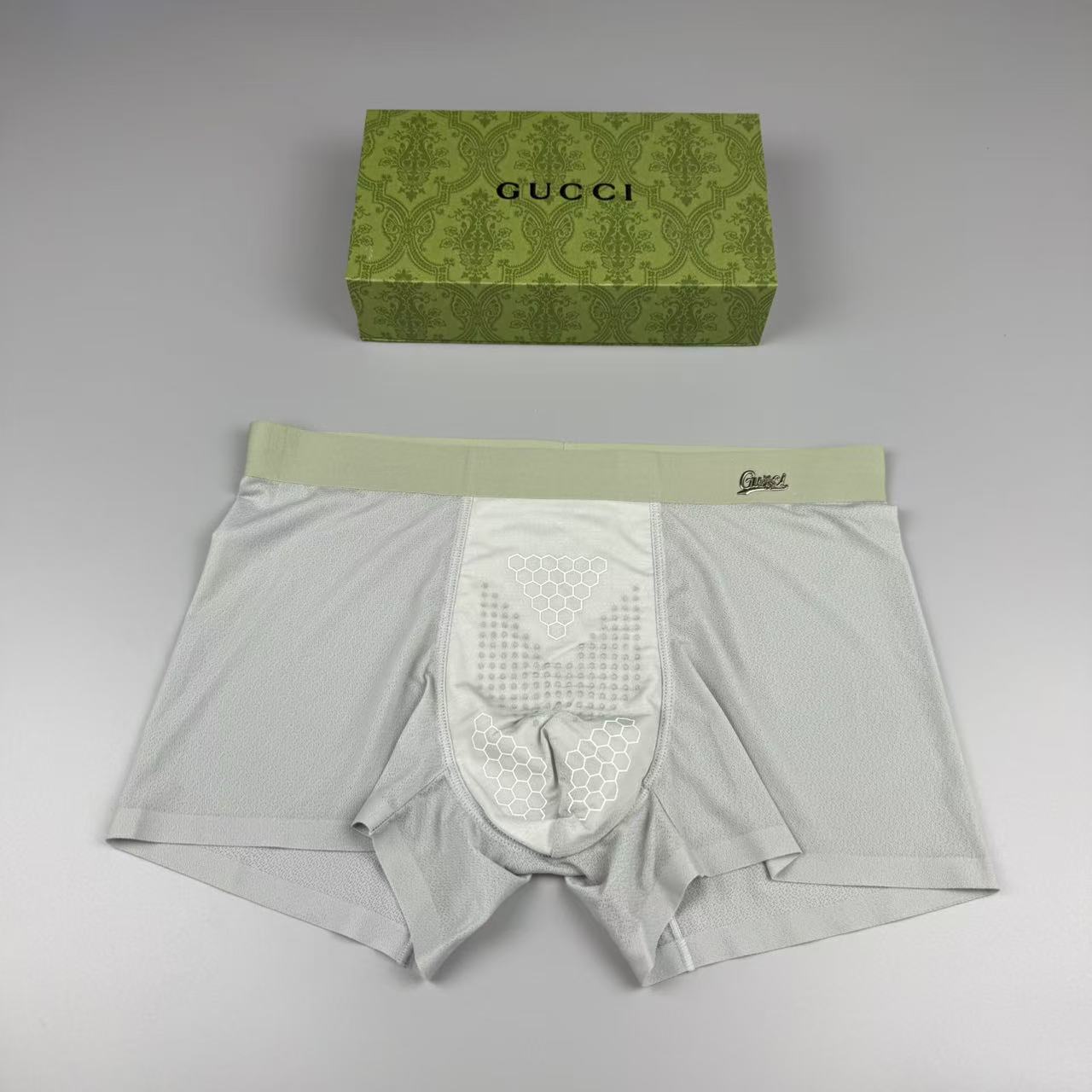 新品 GUCCI 原单品质！最新高周波硅胶款 潮流奢品 ！轻薄透设计，采用进口轻薄桑蚕丝 轻薄透气丝滑 