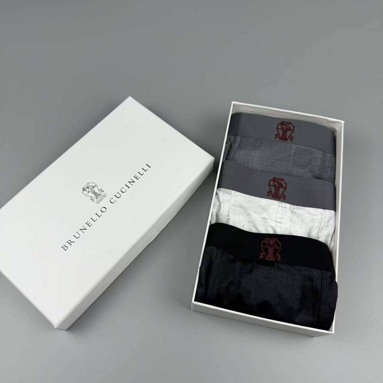 🆕🆕 BC  专柜最新款，最新高周波硅胶款，绝对的原单品质，全手工切割工艺   专柜订制进口面料。  手
