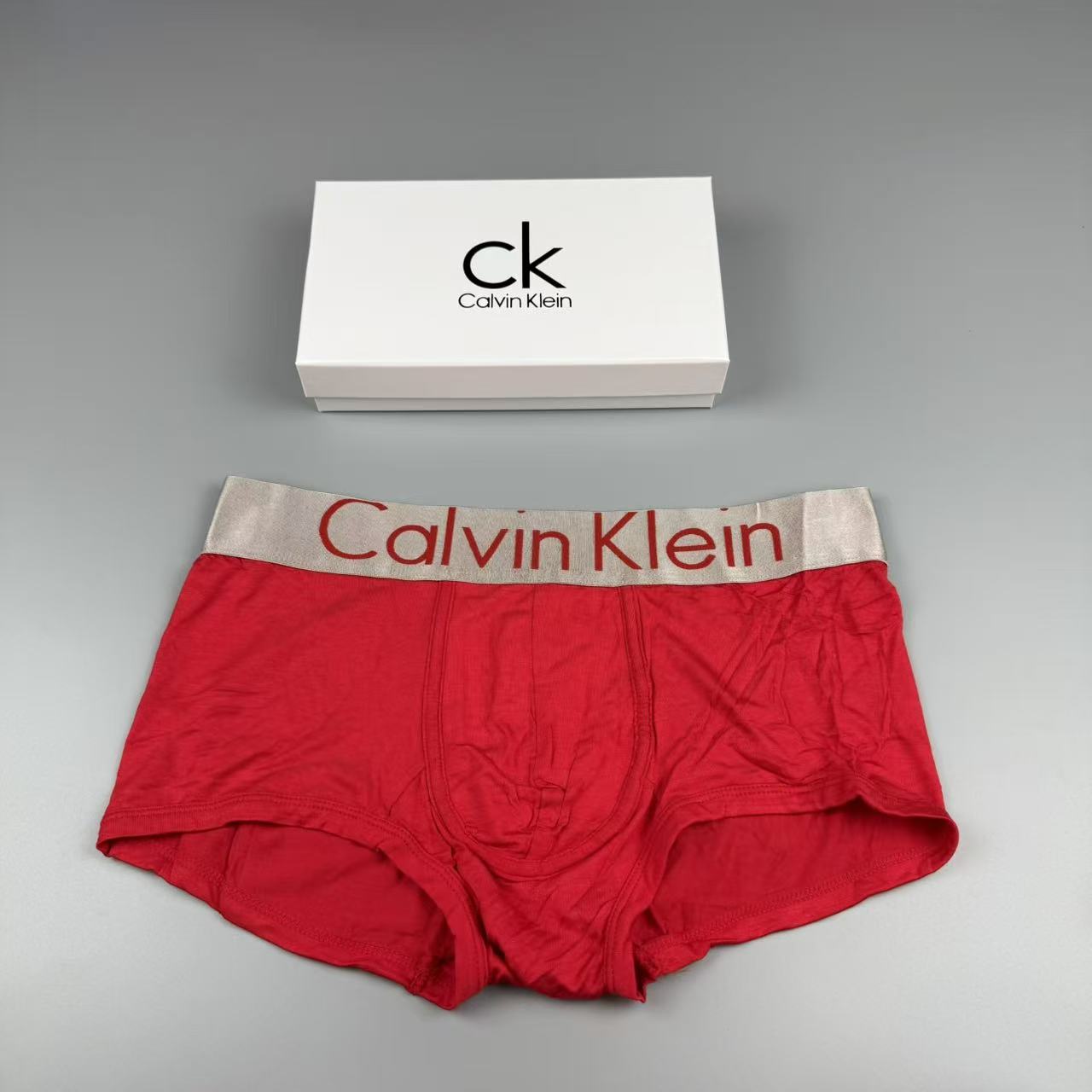 Calvin Klein 选用上等的纯棉布 一盒三条装 Ｍ—XXL 🔥🔥🔥爆款内裤，世界时尚之都各大专柜