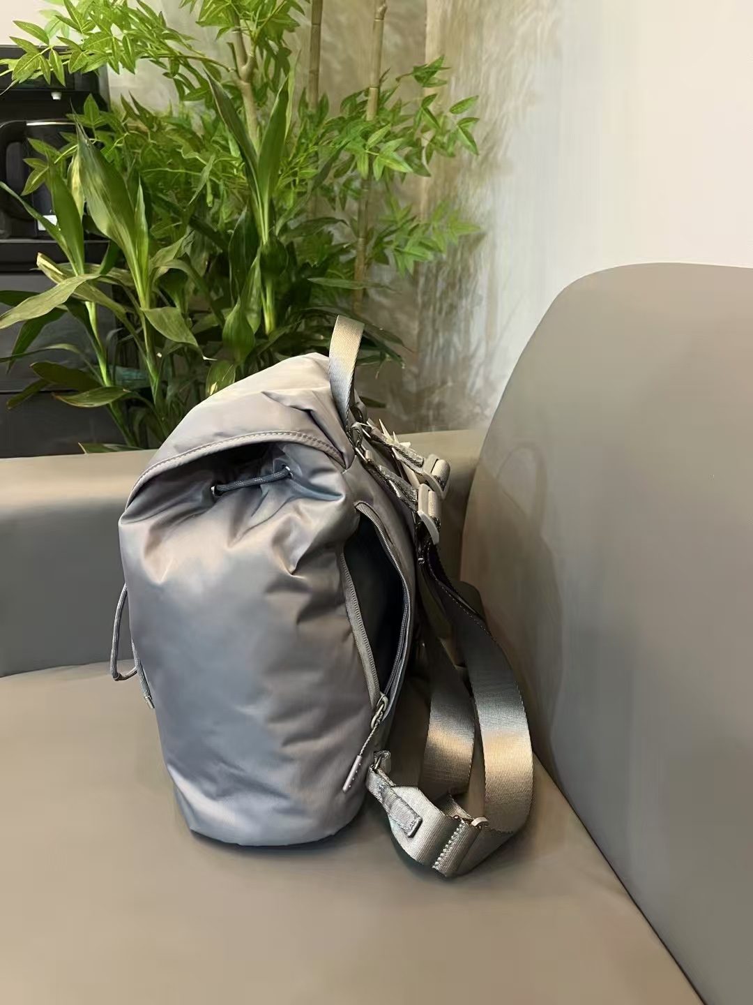 lululemon Wunderlust Drawstring Bucket Backpack - Comprehensive 5
