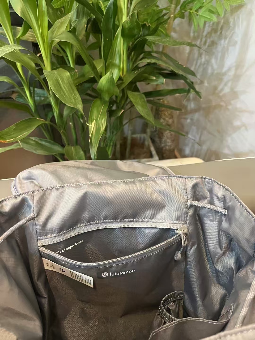 lululemon Wunderlust Drawstring Bucket Backpack - Comprehensive 8
