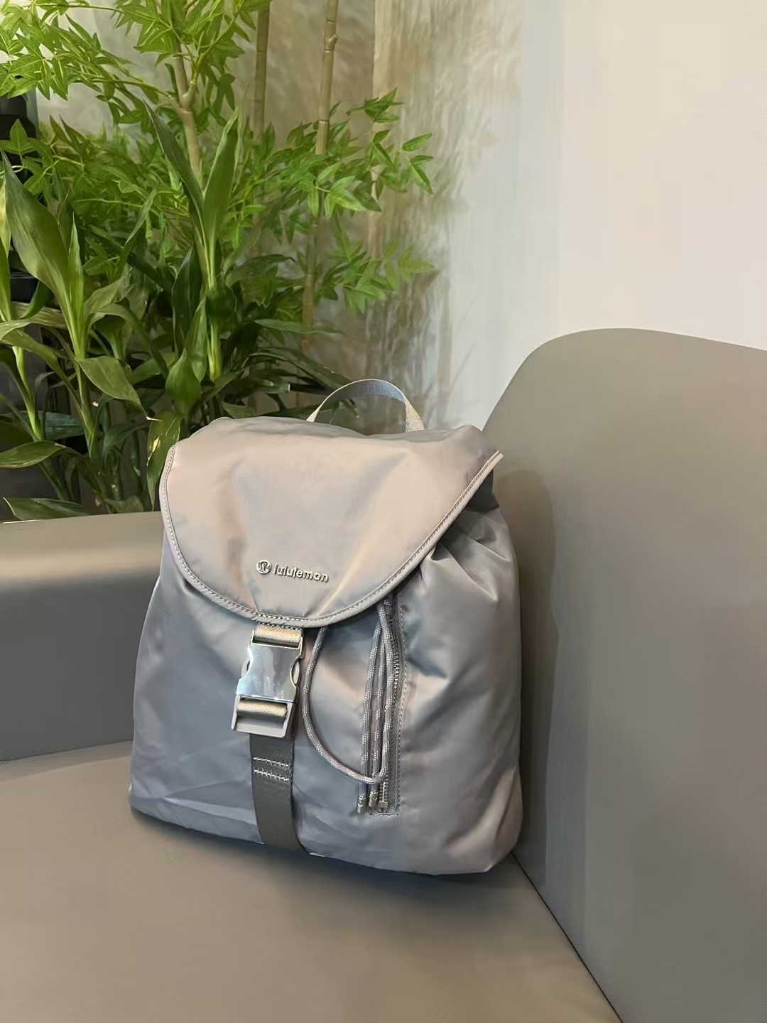 lululemon Wunderlust Drawstring Bucket Backpack - Comprehensive