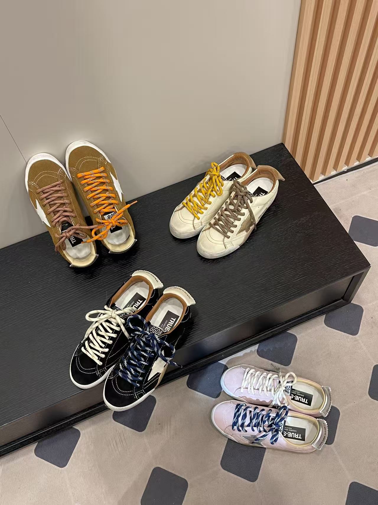 NO:352804,Extraordinary details in real price, decoding casual style. GGDB's new True-Star series casual dirty shoes are infused with a retro tone, and the classic two-color shoelaces add a distinctive logo, which contrasts with a straightforward attitude. The number of codes is 35-45,19860909实价细节出众,解码随性型格.GGDB全新款True-Star系列休闲小脏脏鞋以复古基调中注入灵动趣致,经级双色鞋带增添鲜明标识,映衬率真态度.码数35-45,,Men's shoes